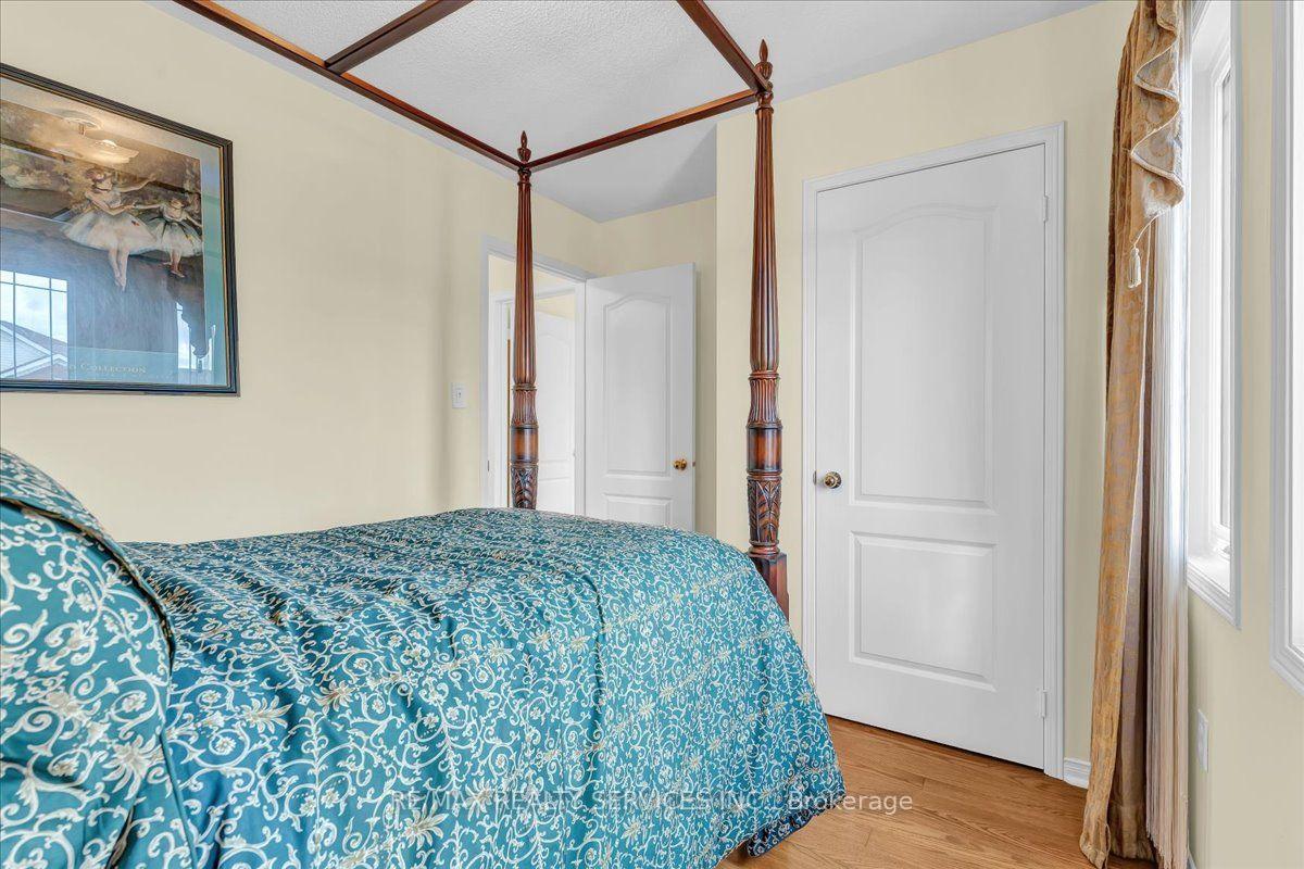 Photo 28 of 49 Tanglemere Crescent, Brampton, Fletcher's Meadow — HOMEH