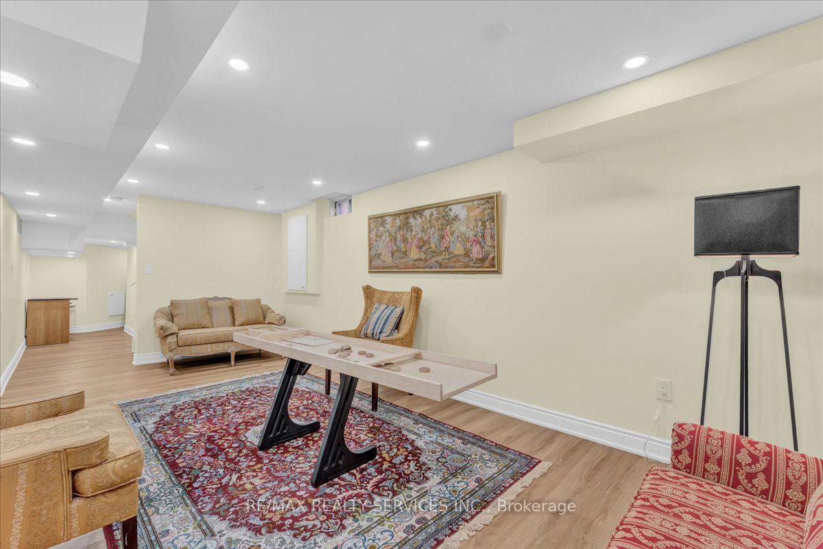Photo 32 of 49 Tanglemere Crescent, Brampton, Fletcher's Meadow — HOMEH