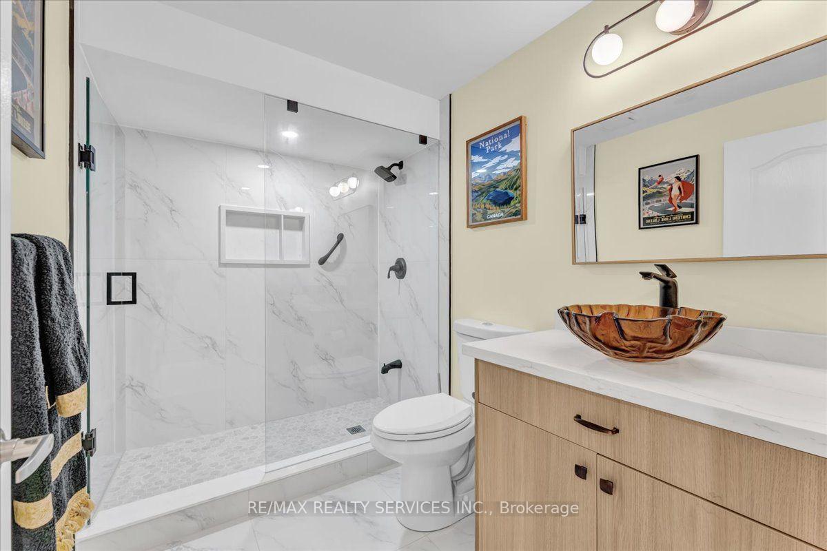 Photo 33 of 49 Tanglemere Crescent, Brampton, Fletcher's Meadow — HOMEH