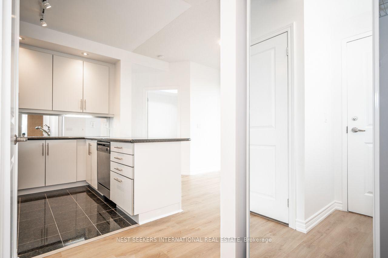 Photo 3 of Unit 634, 628 Fleet Street, Toronto, Niagara — HOMEH