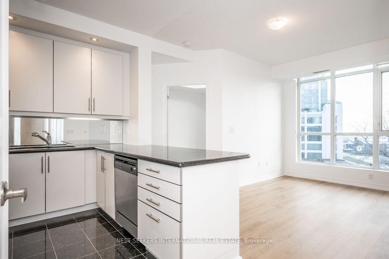 Photo 4 of Unit 634, 628 Fleet Street, Toronto, Niagara — HOMEH