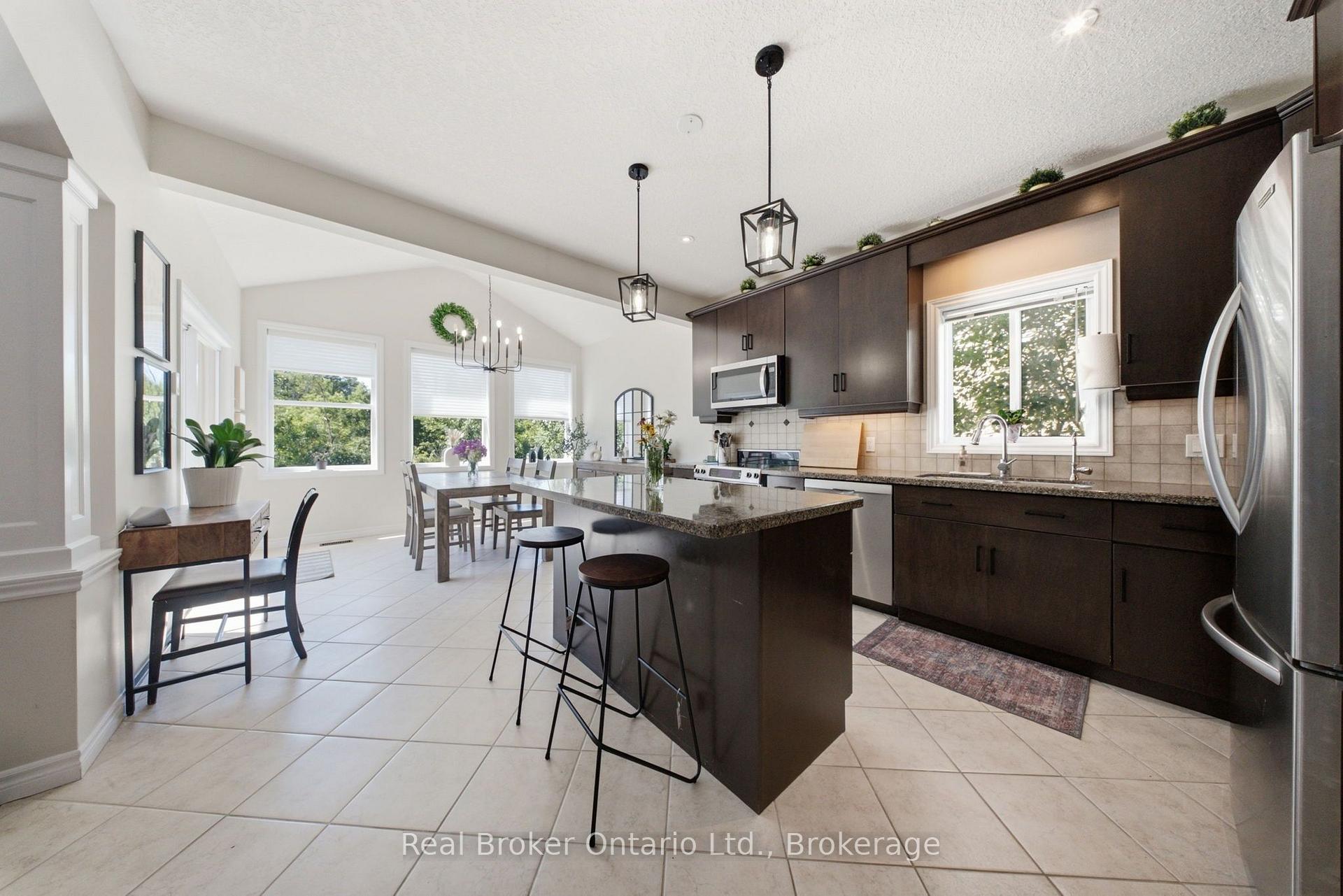 Photo 9 of 65 Amsterdam Crescent, Guelph, Pineridge/Westminster Woods — HOMEH