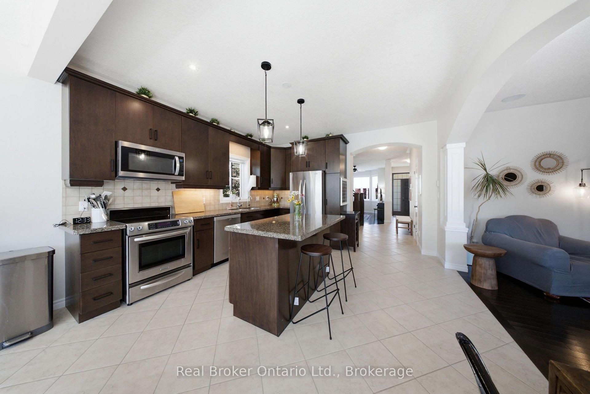 Photo 10 of 65 Amsterdam Crescent, Guelph, Pineridge/Westminster Woods — HOMEH