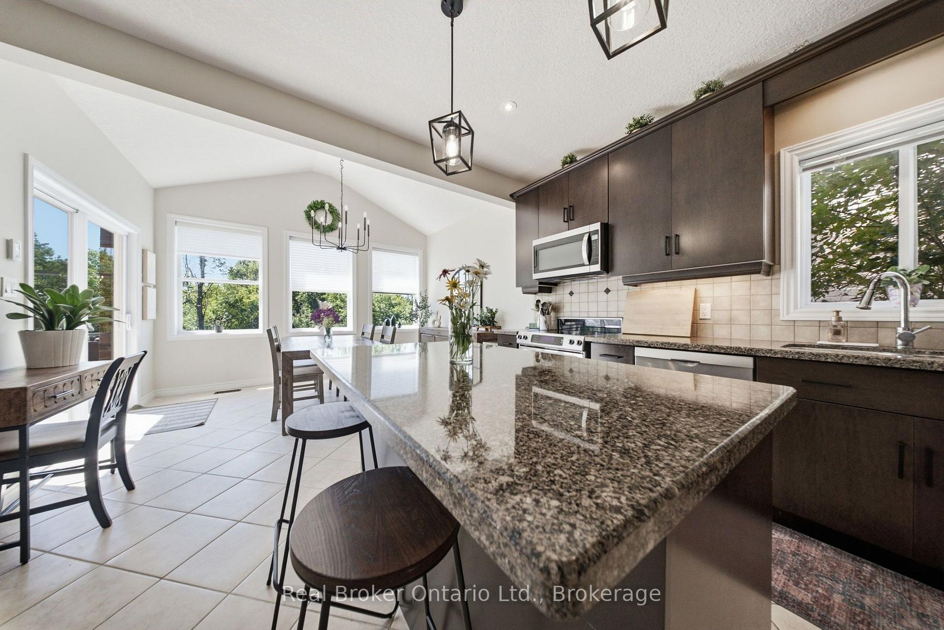Photo 18 of 65 Amsterdam Crescent, Guelph, Pineridge/Westminster Woods — HOMEH