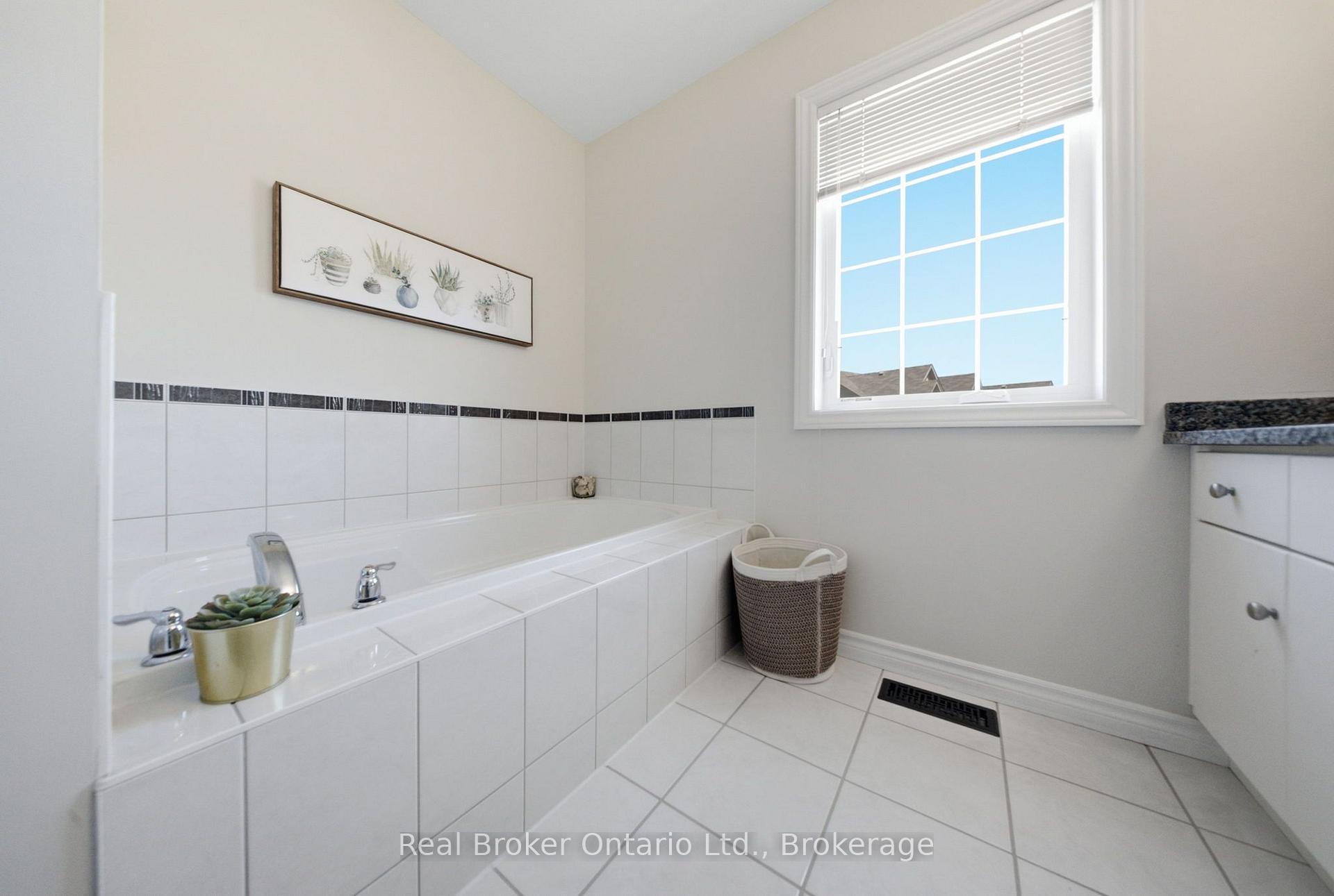 Photo 28 of 65 Amsterdam Crescent, Guelph, Pineridge/Westminster Woods — HOMEH