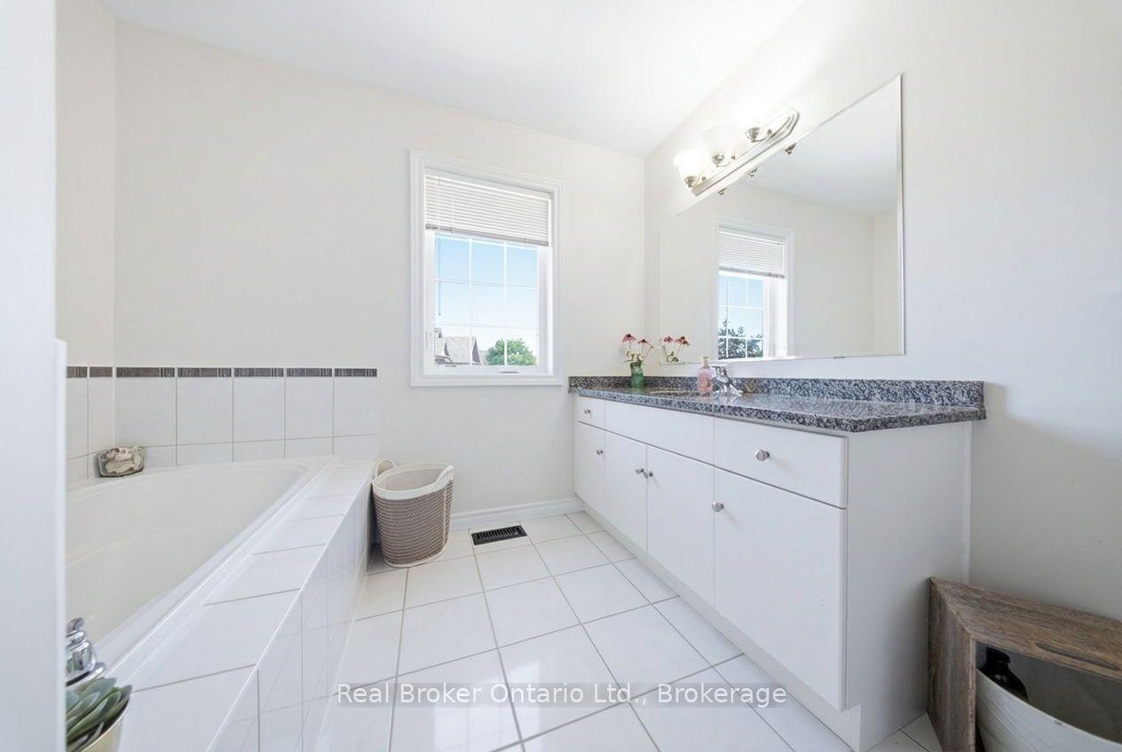 Photo 29 of 65 Amsterdam Crescent, Guelph, Pineridge/Westminster Woods — HOMEH