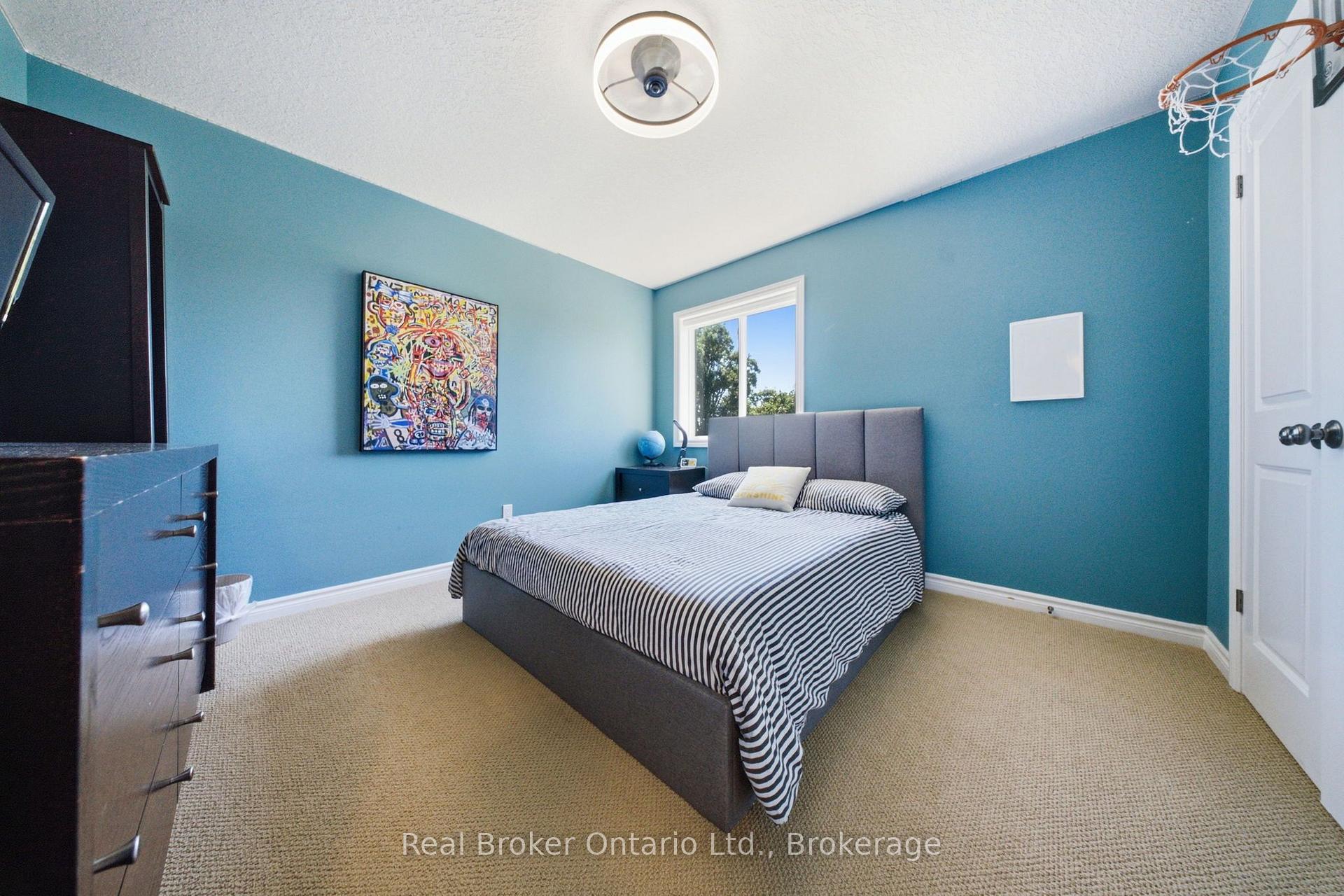 Photo 33 of 65 Amsterdam Crescent, Guelph, Pineridge/Westminster Woods — HOMEH