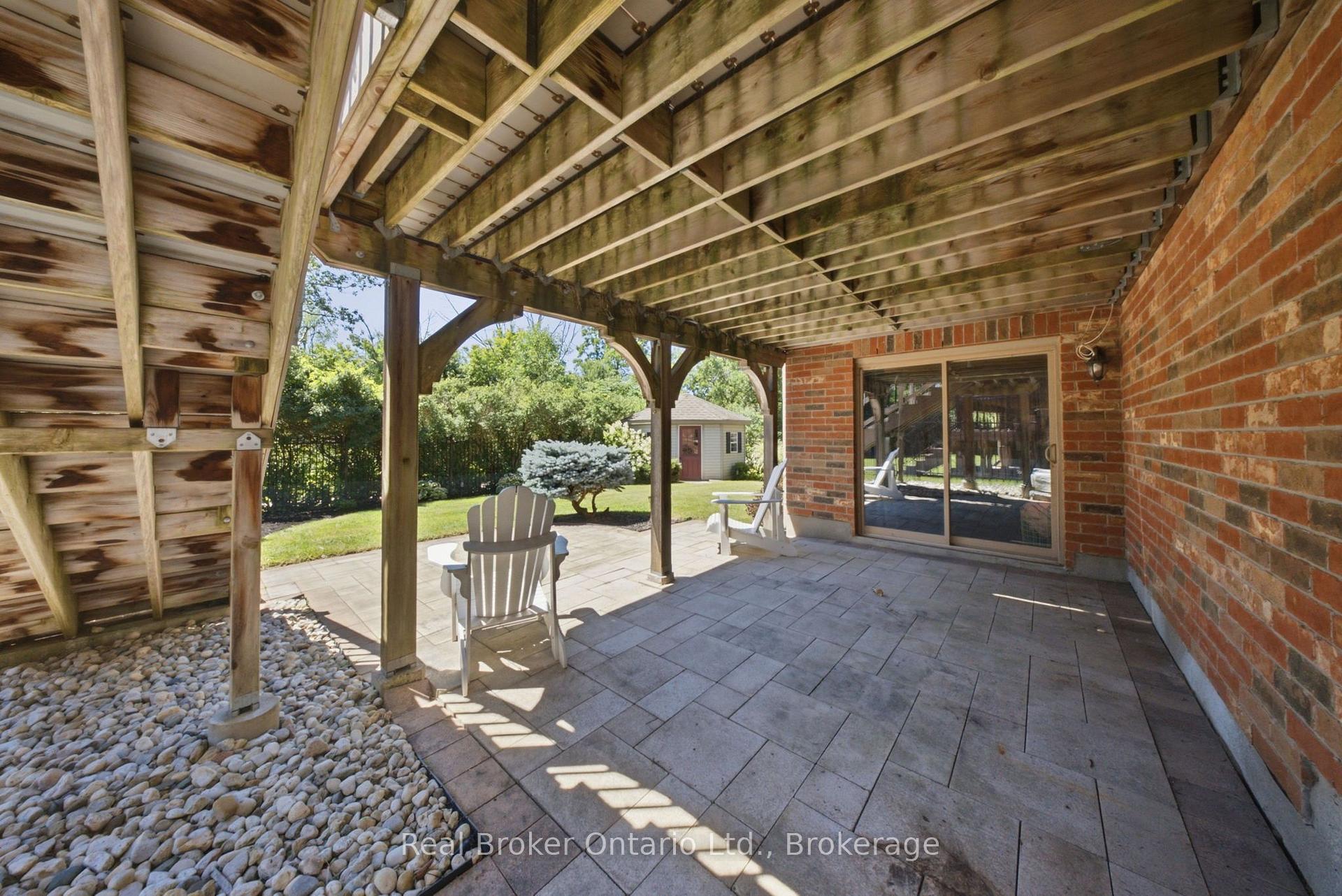 Photo 37 of 65 Amsterdam Crescent, Guelph, Pineridge/Westminster Woods — HOMEH