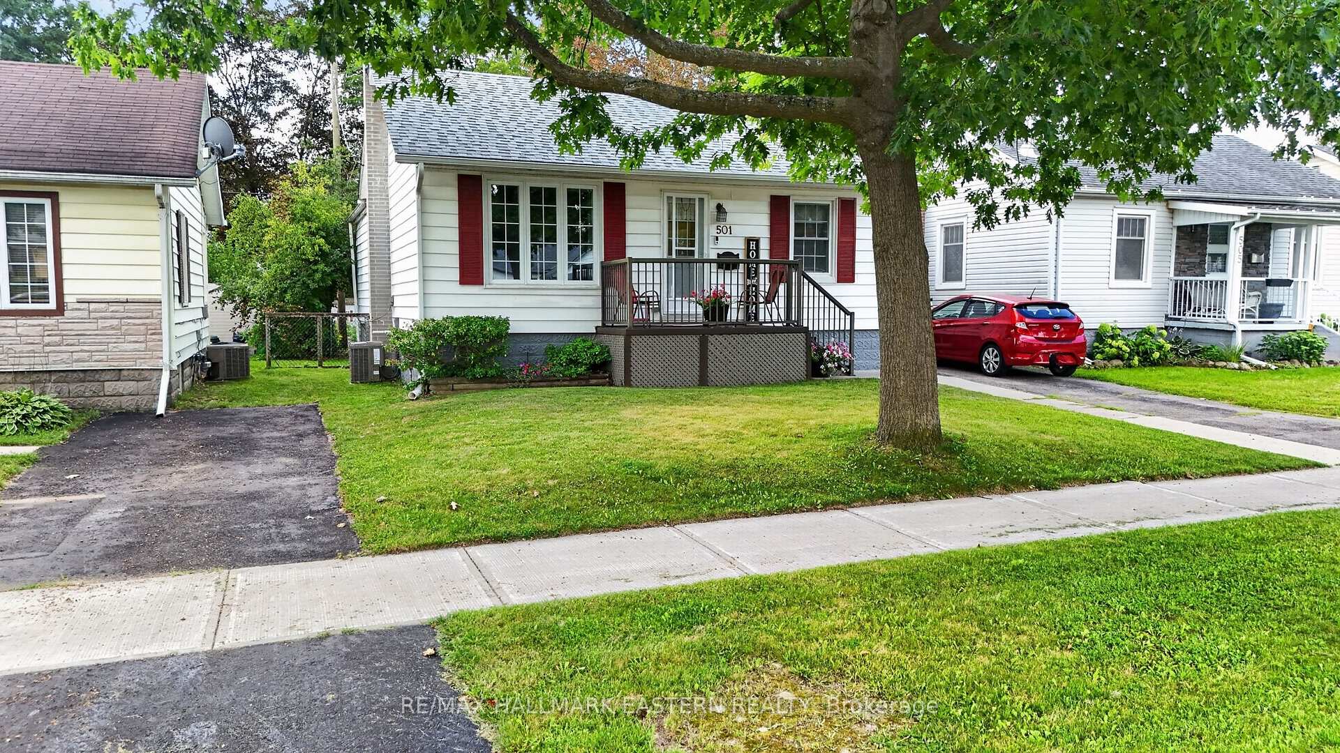 Photo 4 of 501 Glengarry Avenue, Peterborough, Northcrest Ward 5 — HOMEH