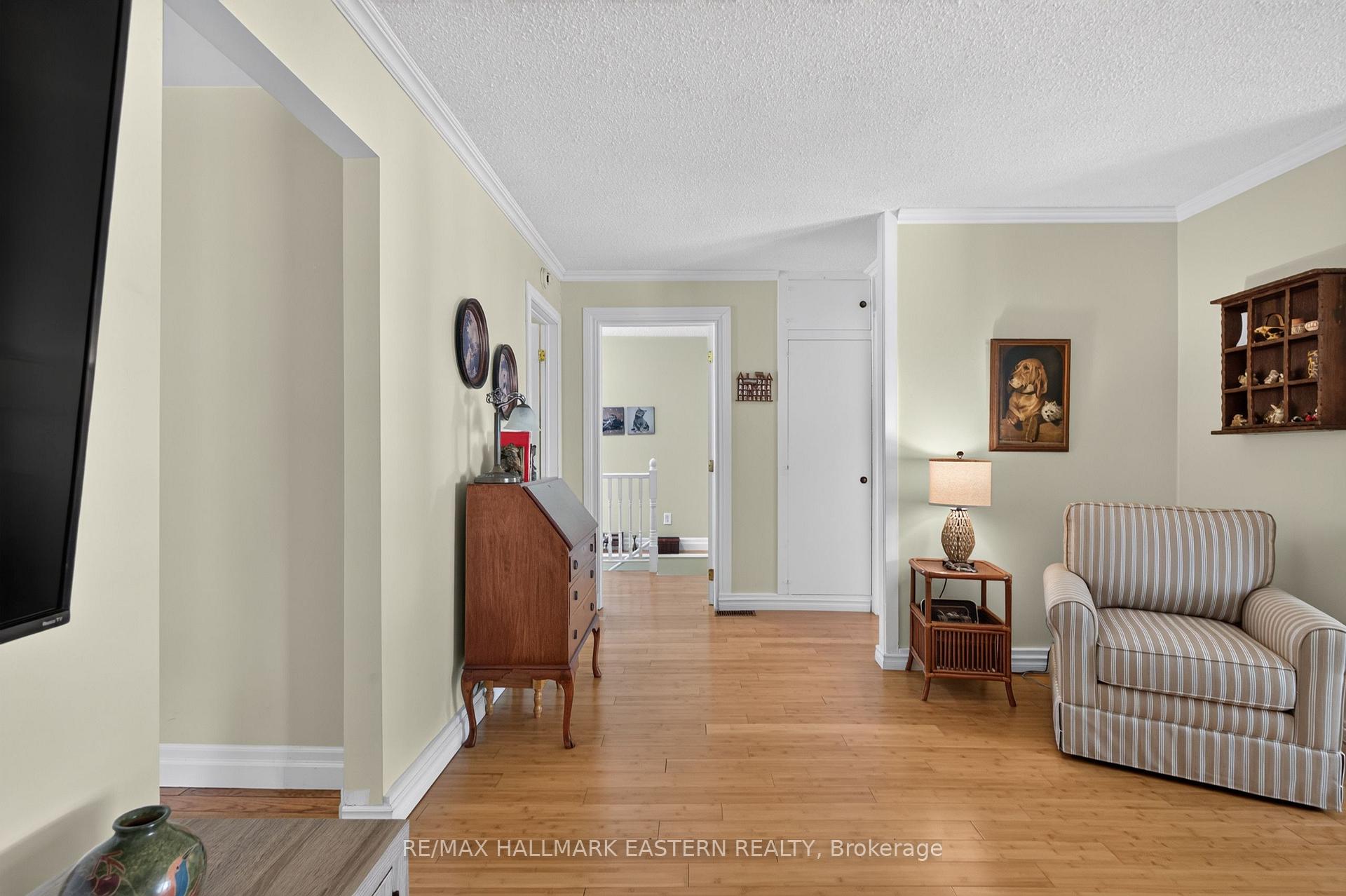 Photo 8 of 501 Glengarry Avenue, Peterborough, Northcrest Ward 5 — HOMEH