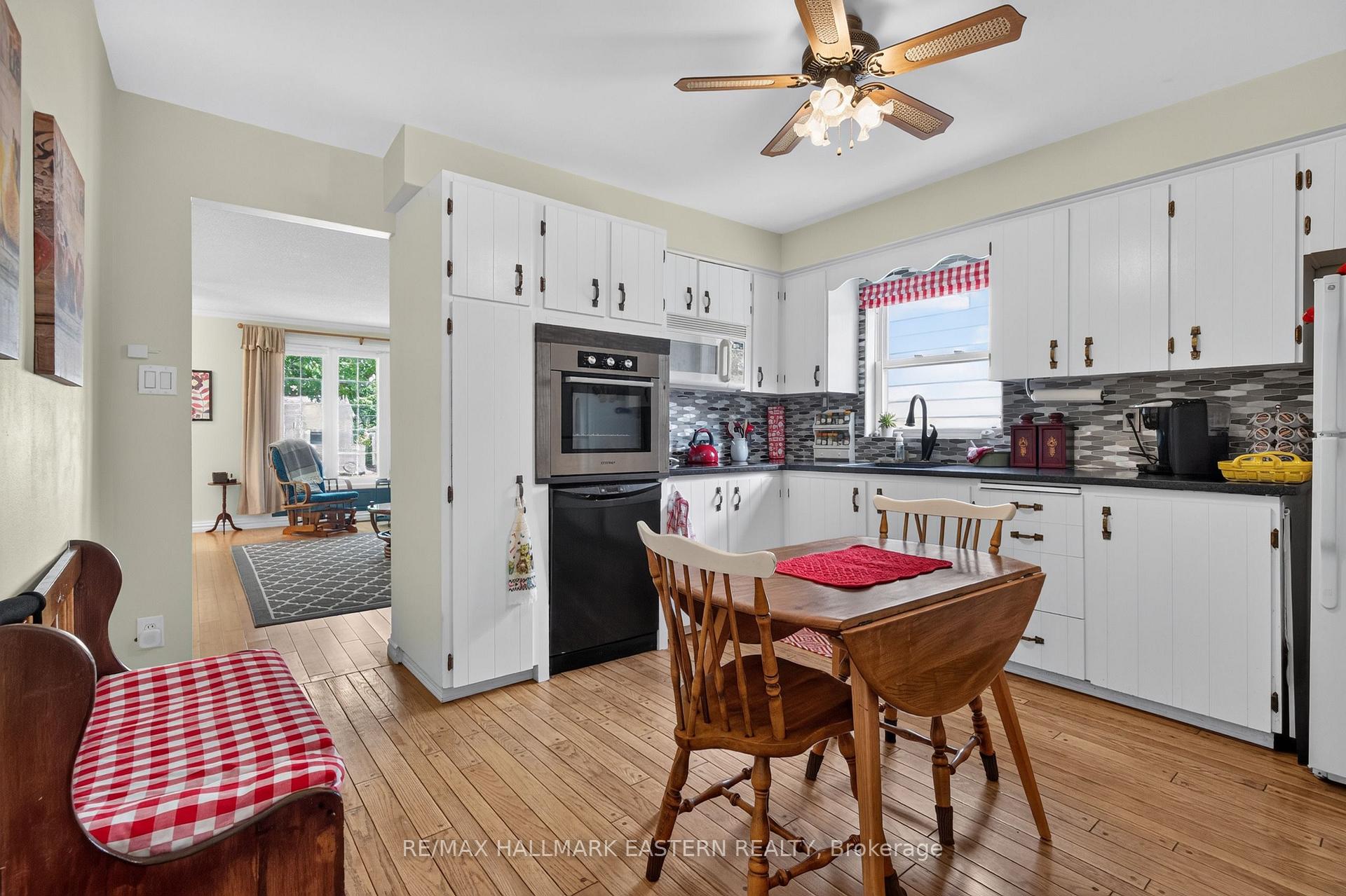 Photo 11 of 501 Glengarry Avenue, Peterborough, Northcrest Ward 5 — HOMEH