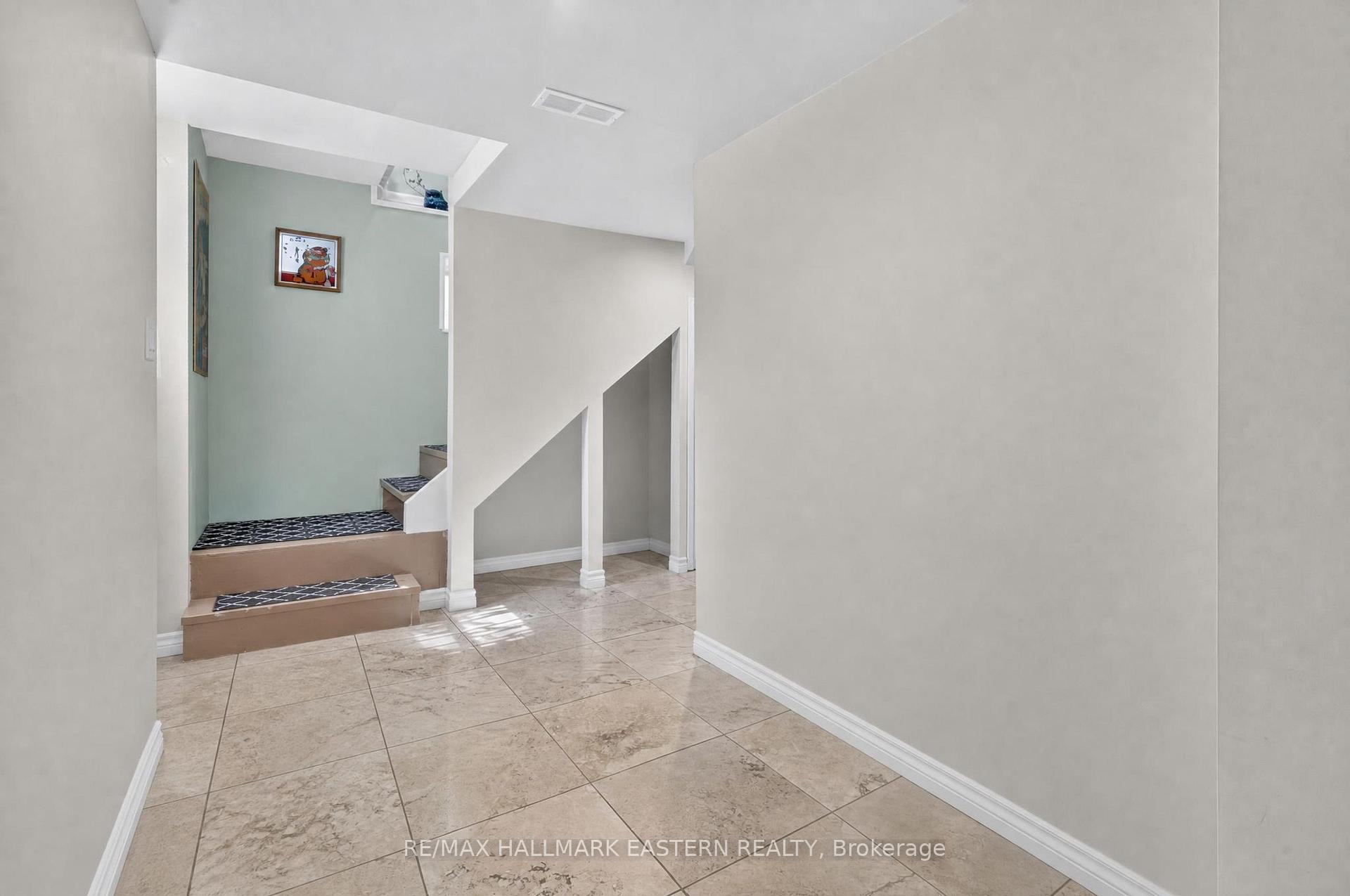 Photo 22 of 501 Glengarry Avenue, Peterborough, Northcrest Ward 5 — HOMEH