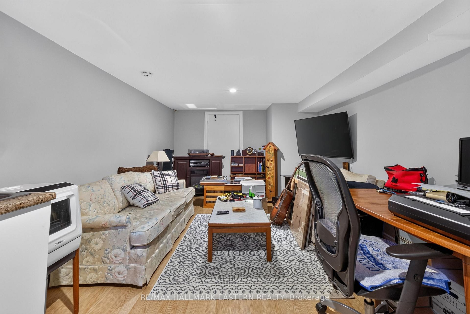 Photo 28 of 501 Glengarry Avenue, Peterborough, Northcrest Ward 5 — HOMEH