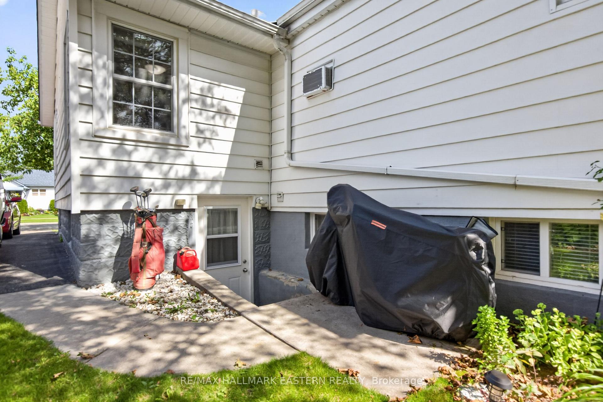 Photo 31 of 501 Glengarry Avenue, Peterborough, Northcrest Ward 5 — HOMEH