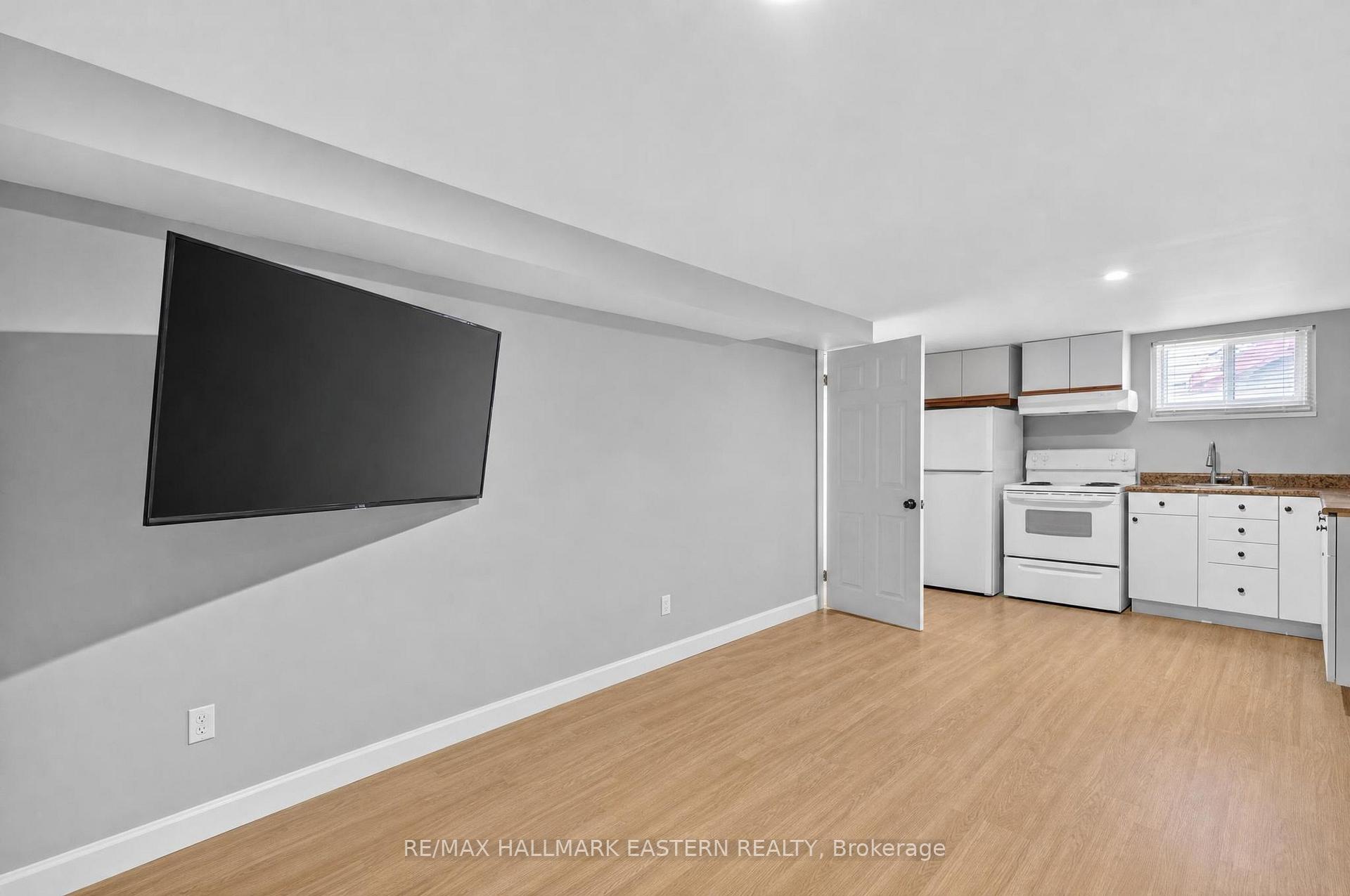 Photo 44 of 501 Glengarry Avenue, Peterborough, Northcrest Ward 5 — HOMEH