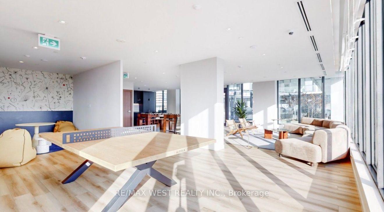 Photo 12 of Unit 707, 9 Tecumseth Street, Toronto, Niagara — HOMEH