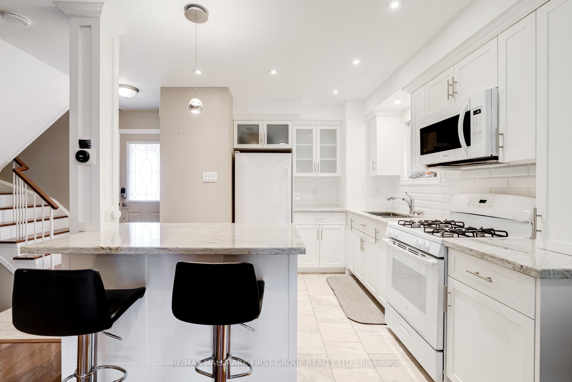 Photo 3 of 30 Stockbridge Crescent, Ajax, Central West — HOMEH