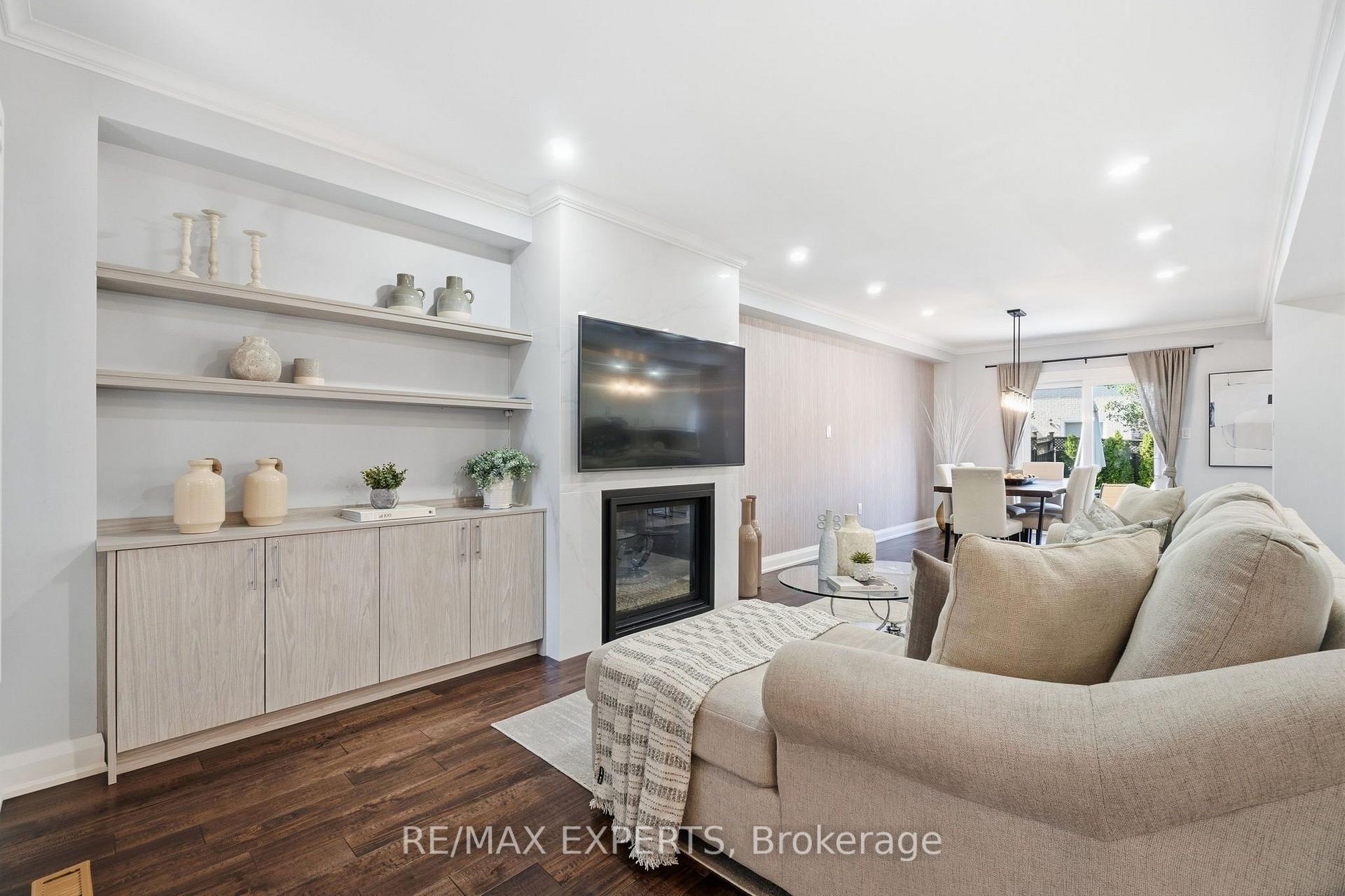 Photo 4 of 46 Princeton Gate, Vaughan, Maple — HOMEH