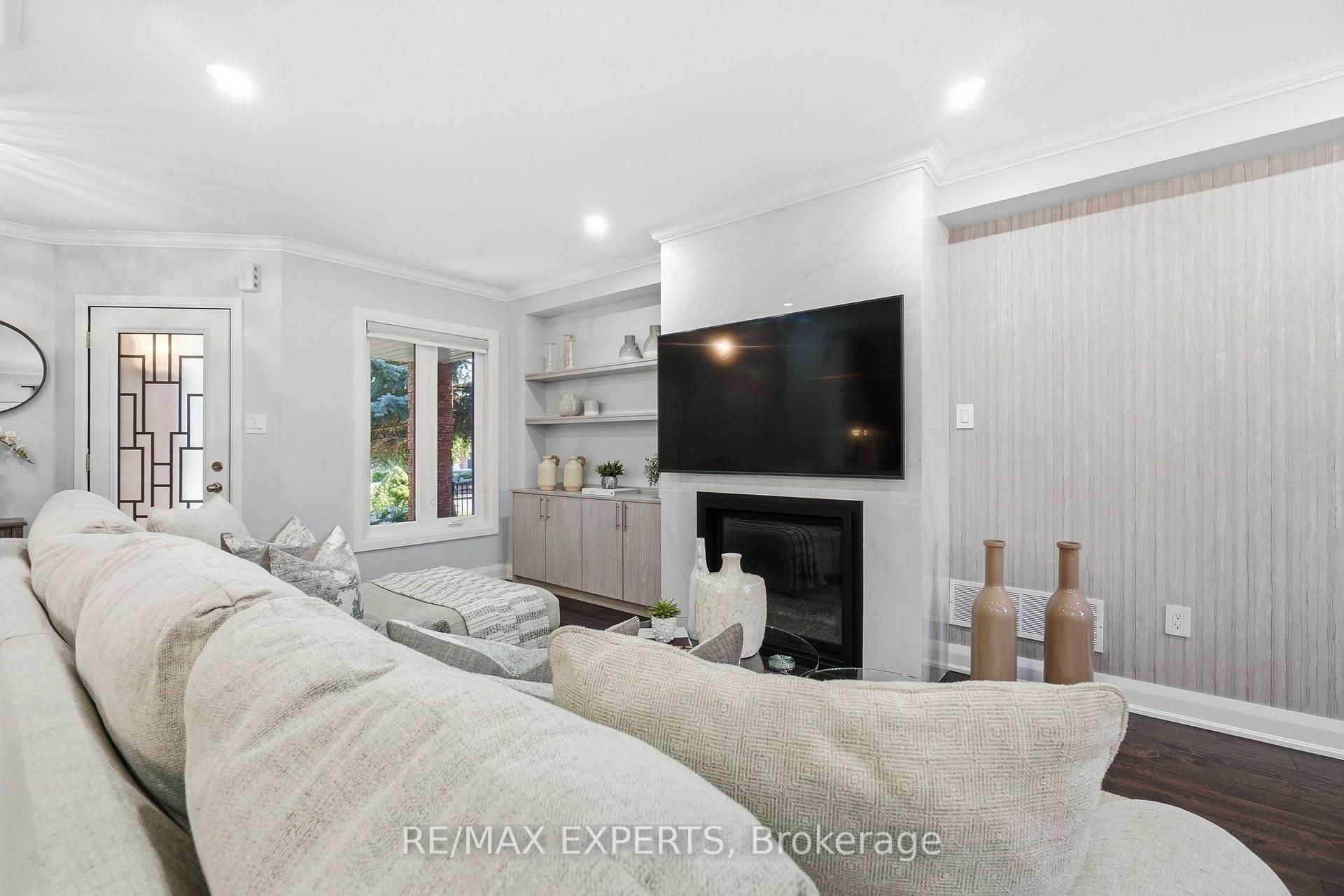 Photo 5 of 46 Princeton Gate, Vaughan, Maple — HOMEH