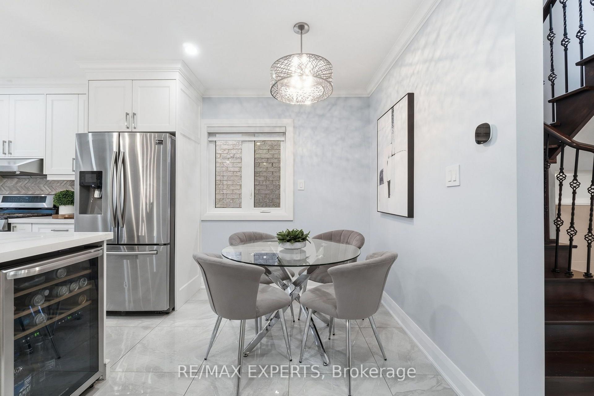 Photo 12 of 46 Princeton Gate, Vaughan, Maple — HOMEH