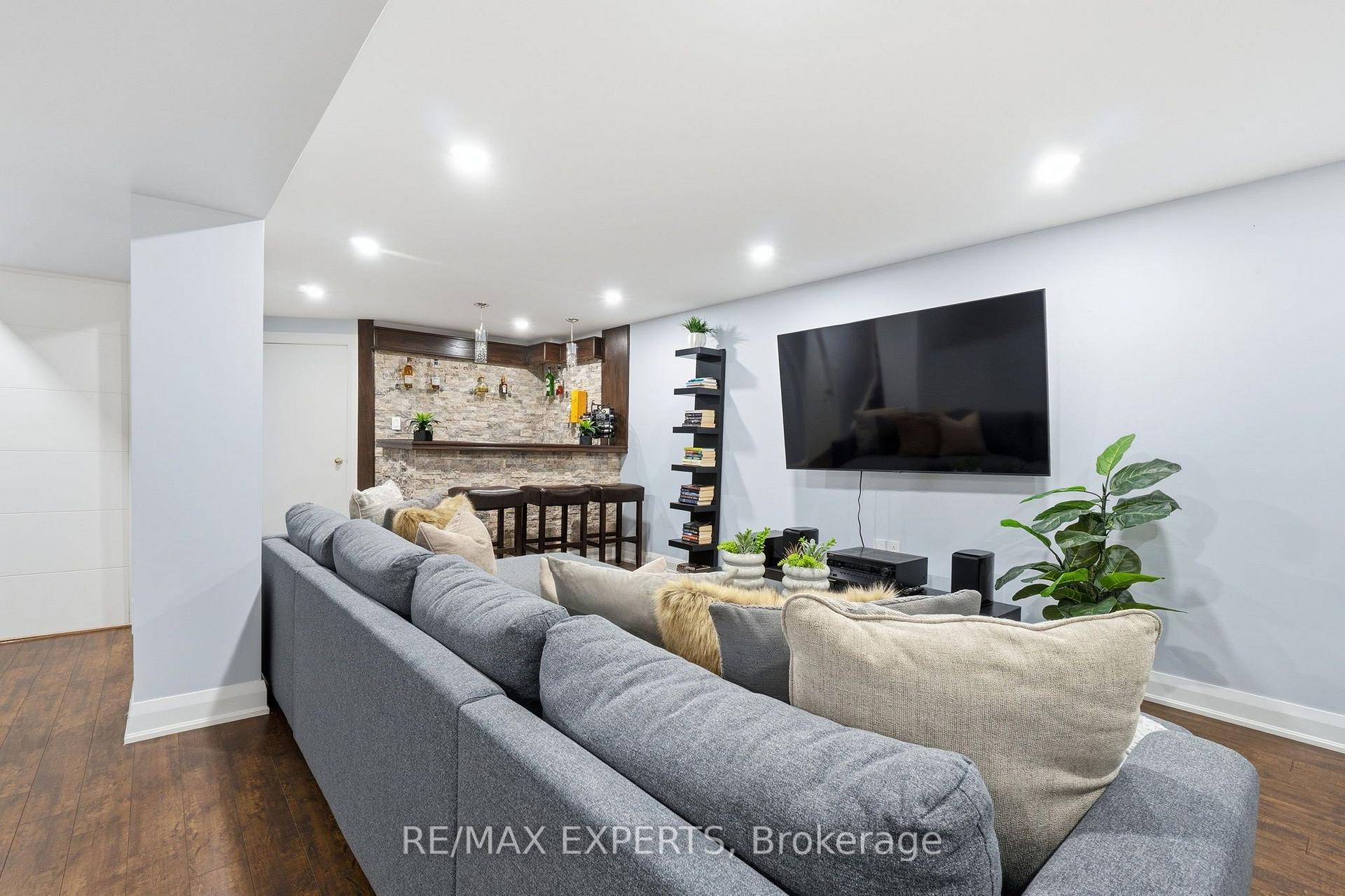 Photo 25 of 46 Princeton Gate, Vaughan, Maple — HOMEH