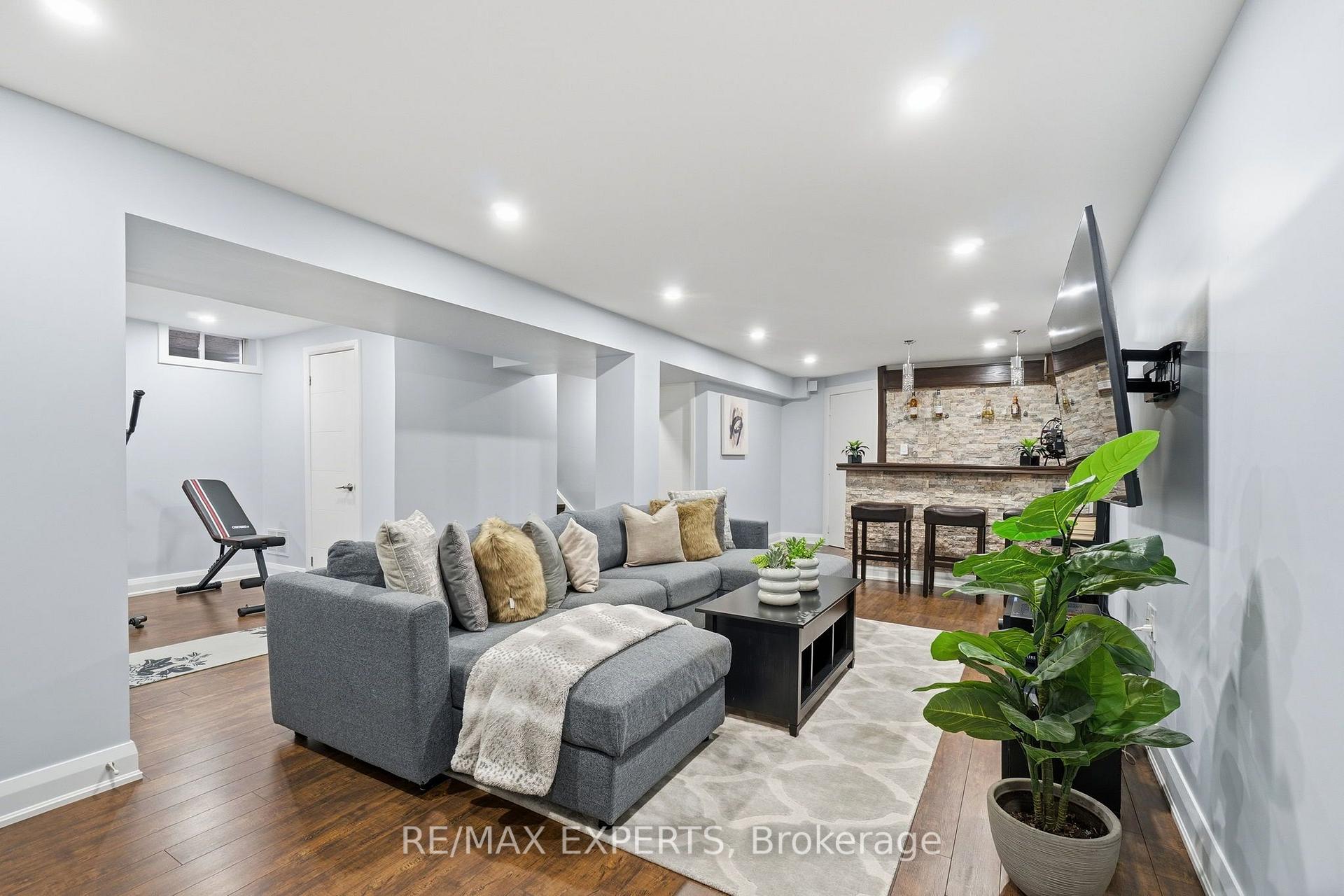 Photo 26 of 46 Princeton Gate, Vaughan, Maple — HOMEH