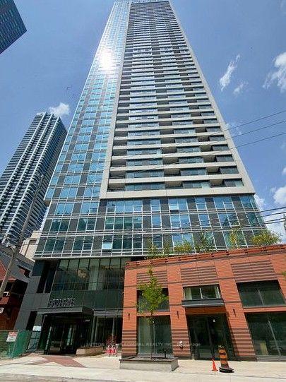 Front of Unit 4602, 609 Shelbourne Street