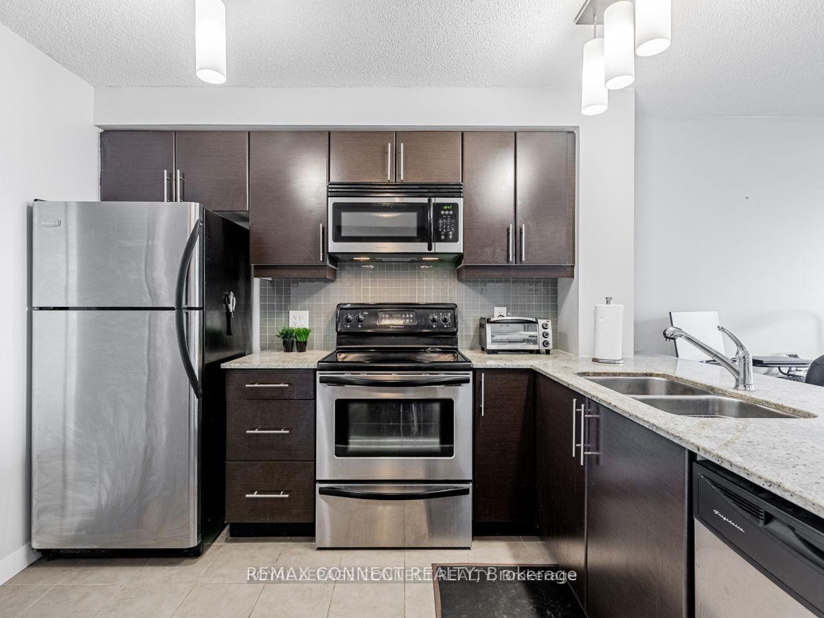 Photo 6 of Unit 1407, 18 Harbour Street, Toronto, Waterfront Communities — HOMEH