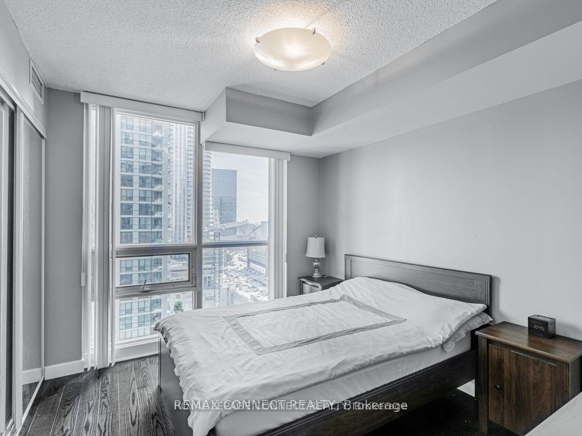 Photo 16 of Unit 1407, 18 Harbour Street, Toronto, Waterfront Communities — HOMEH