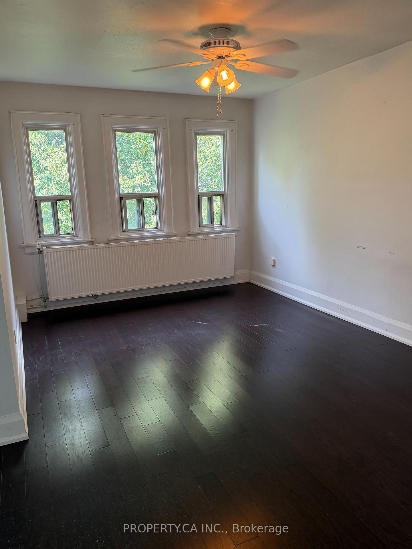 Photo 2 of Unit 32, 849 Broadview Avenue E, Toronto, Playter Estates-Danforth — HOMEH