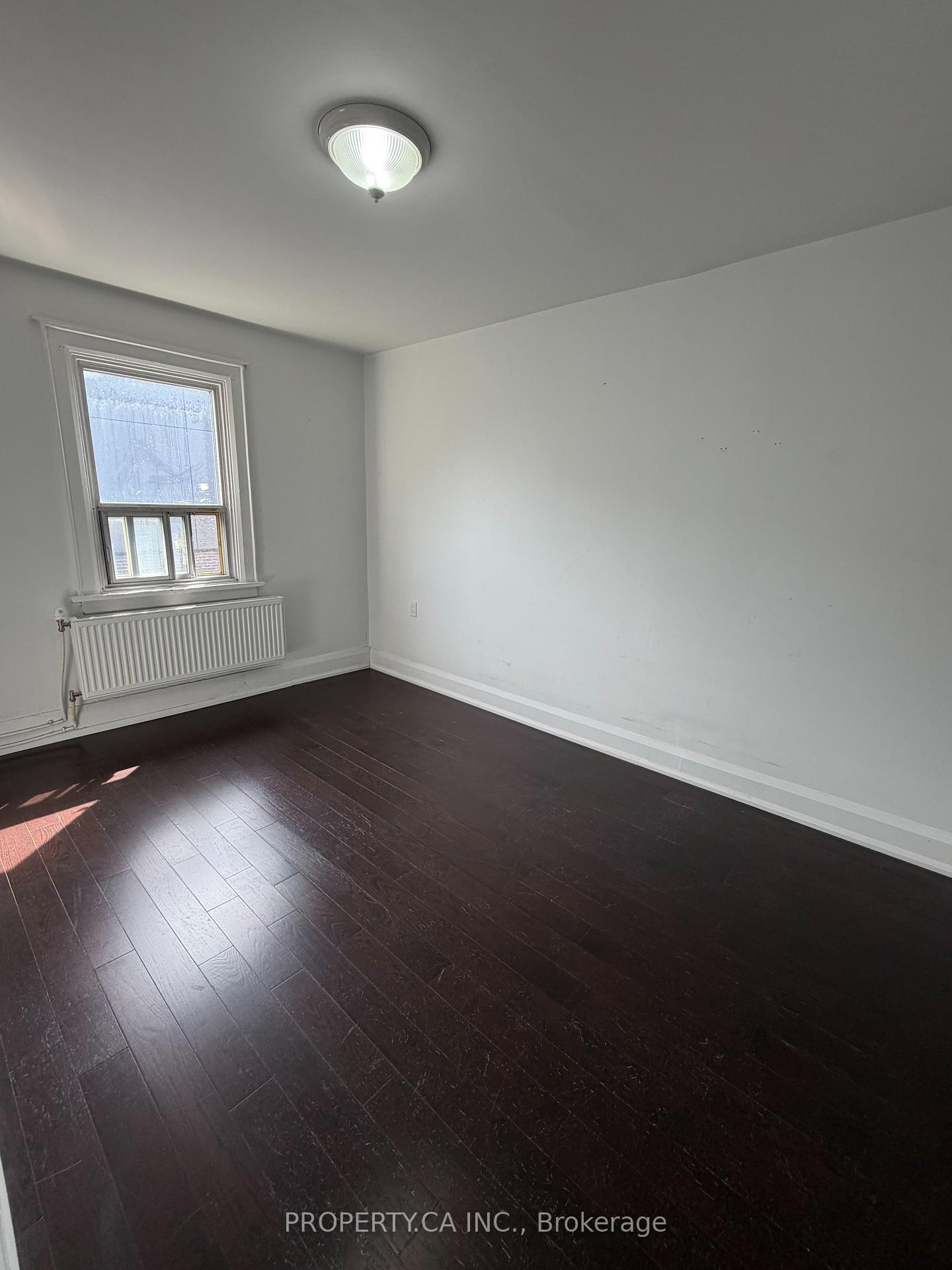 Photo 3 of Unit 32, 849 Broadview Avenue E, Toronto, Playter Estates-Danforth — HOMEH