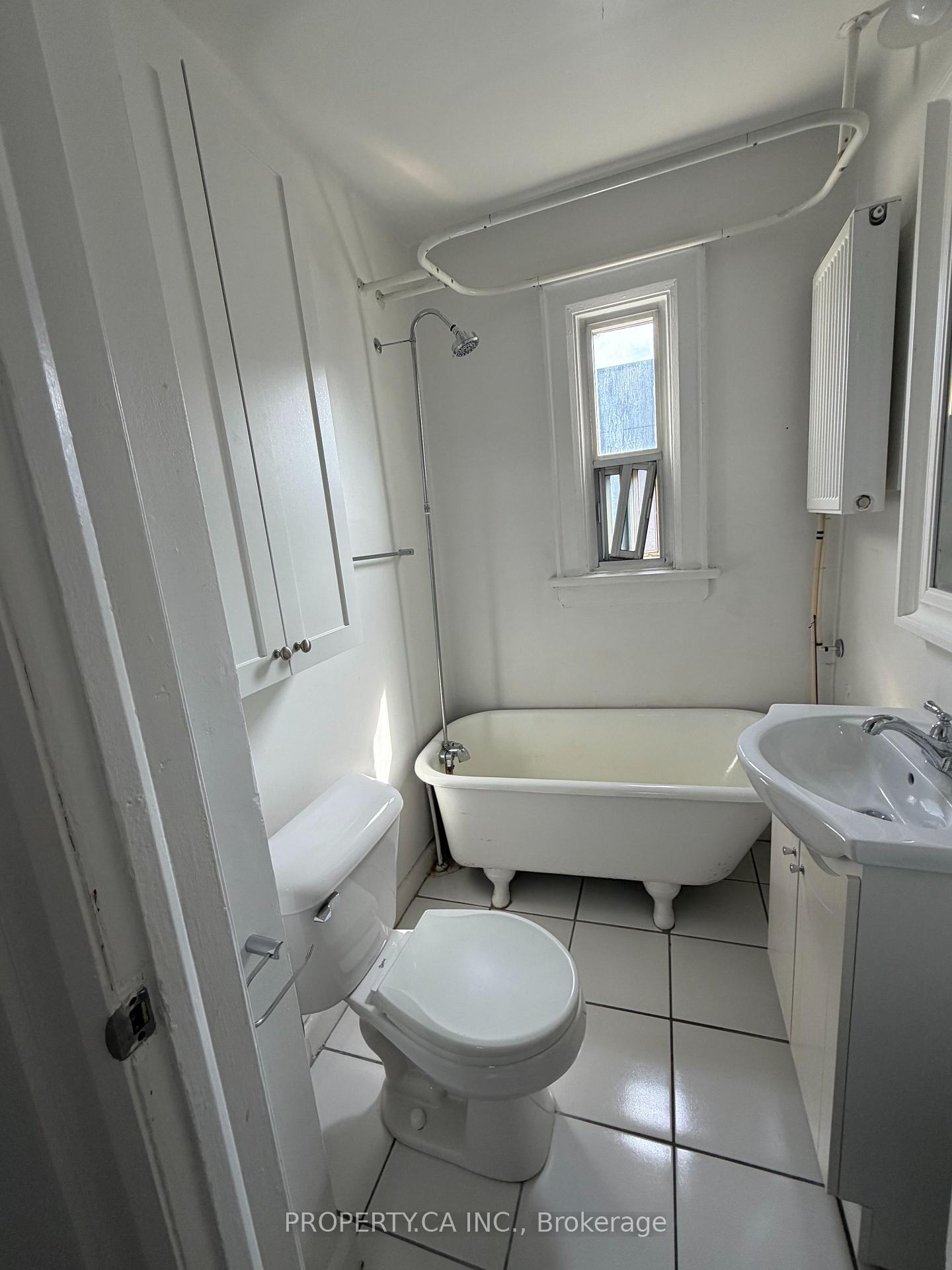 Photo 6 of Unit 32, 849 Broadview Avenue E, Toronto, Playter Estates-Danforth — HOMEH
