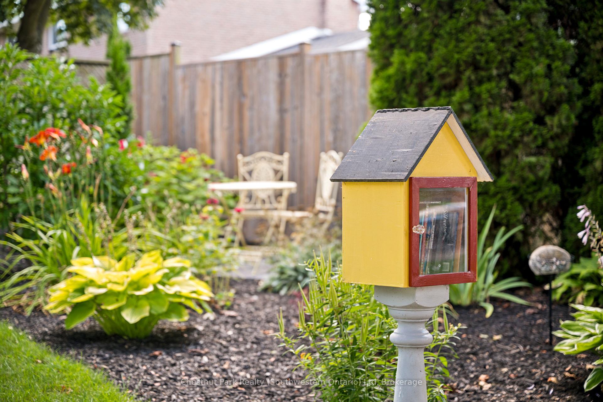 Photo 5 of 158 Autumn Hill Crescent, Kitchener, Forest Heights — HOMEH