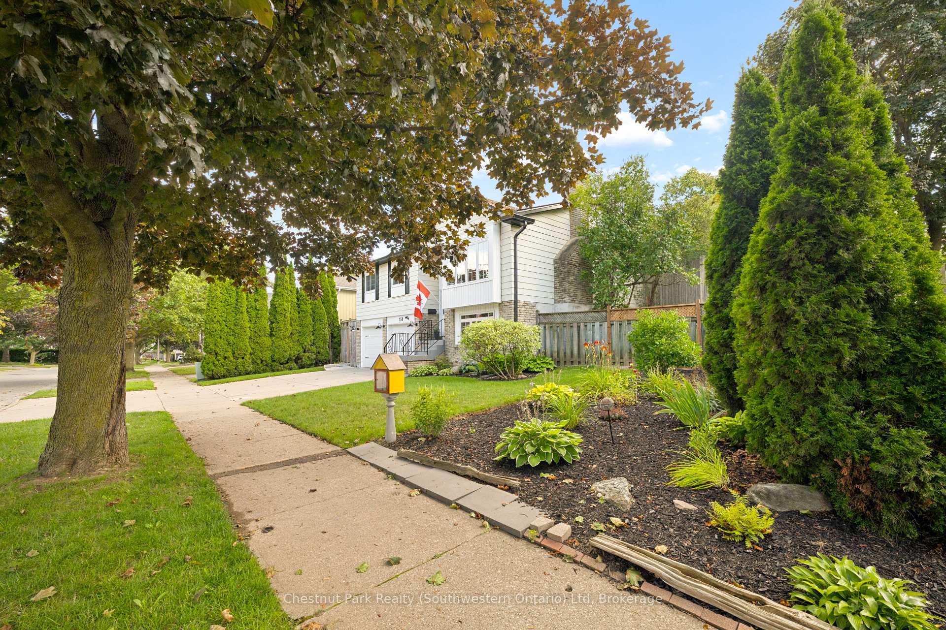 Photo 6 of 158 Autumn Hill Crescent, Kitchener, Forest Heights — HOMEH