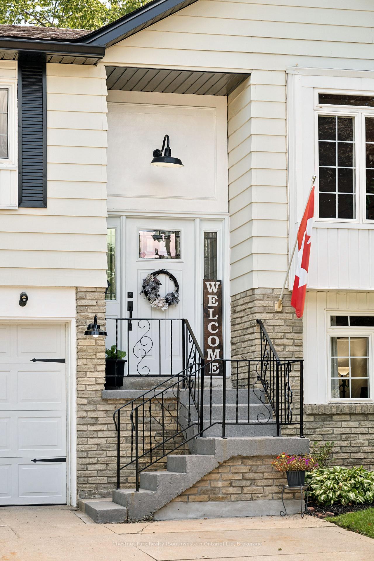 Photo 8 of 158 Autumn Hill Crescent, Kitchener, Forest Heights — HOMEH
