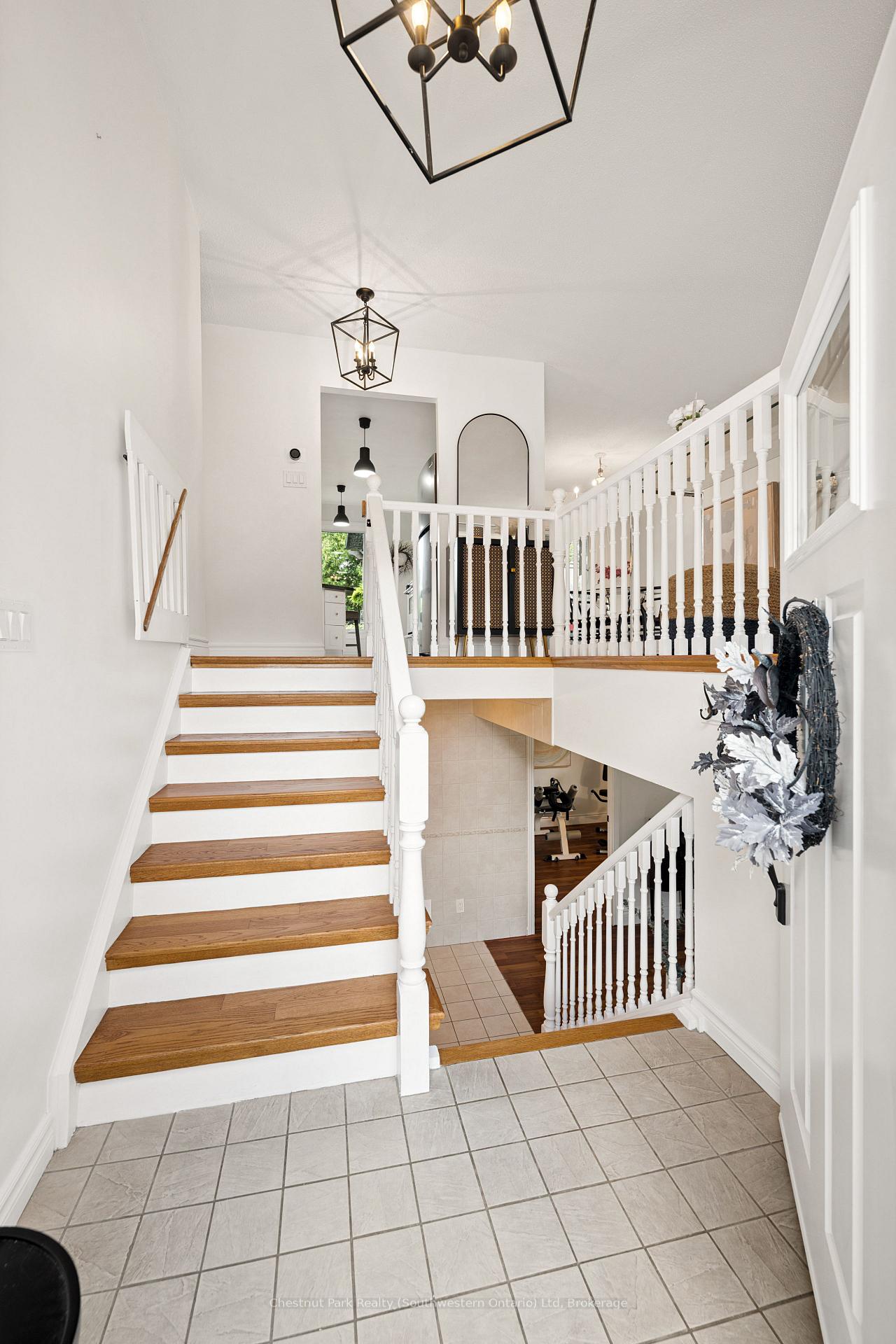 Photo 9 of 158 Autumn Hill Crescent, Kitchener, Forest Heights — HOMEH