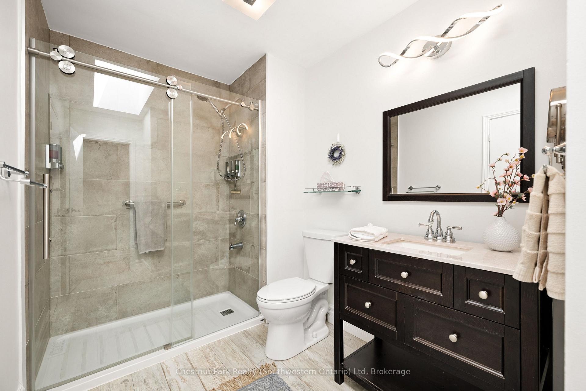 Photo 25 of 158 Autumn Hill Crescent, Kitchener, Forest Heights — HOMEH