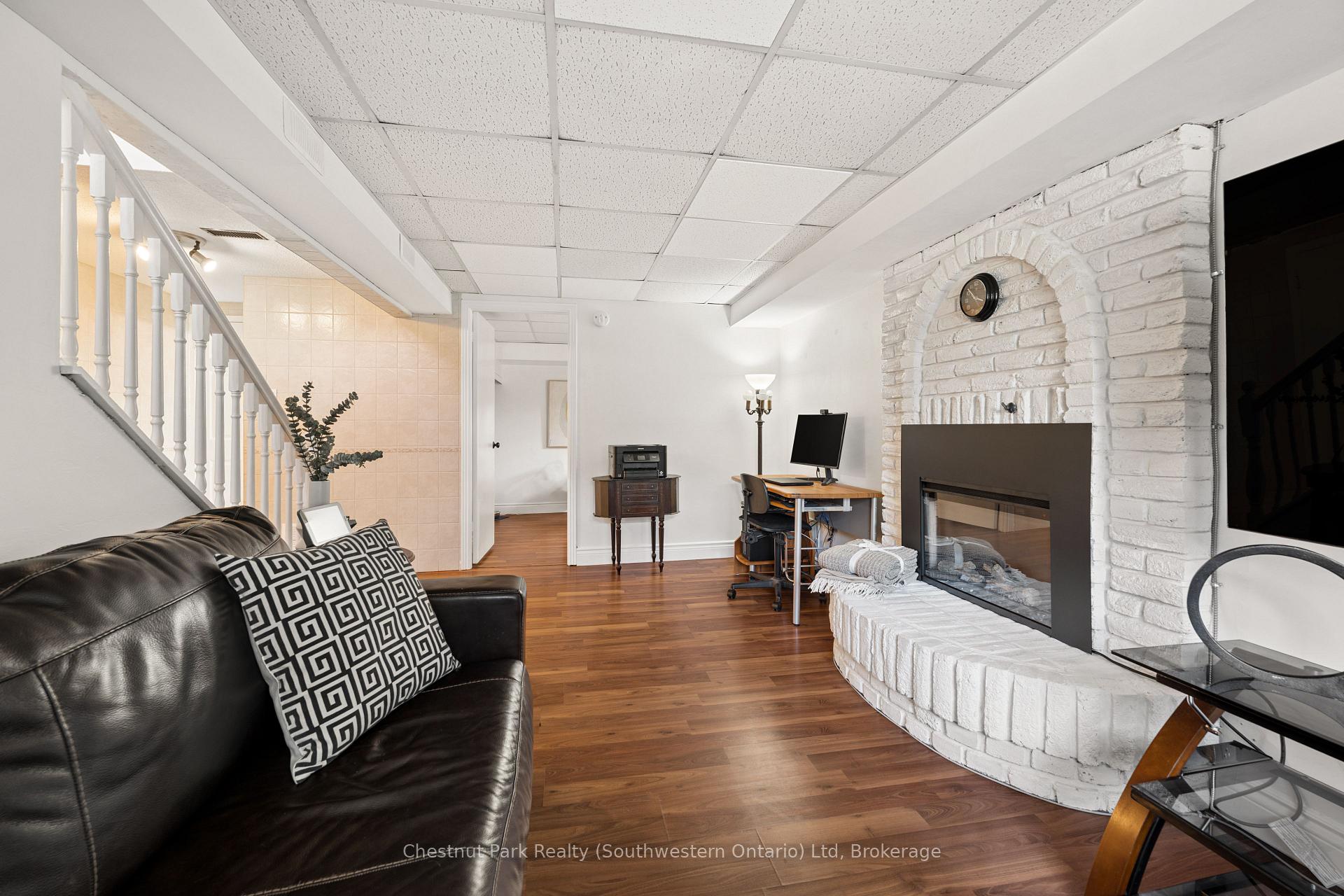 Photo 33 of 158 Autumn Hill Crescent, Kitchener, Forest Heights — HOMEH