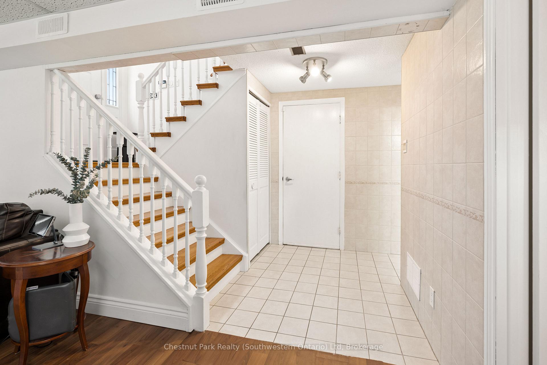 Photo 32 of 158 Autumn Hill Crescent, Kitchener, Forest Heights — HOMEH