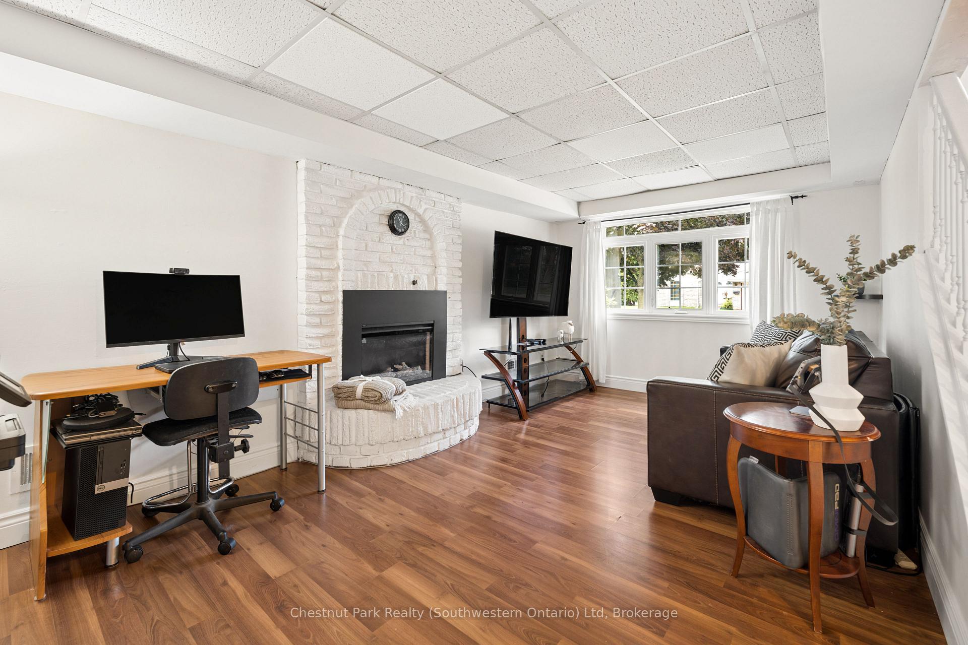 Photo 34 of 158 Autumn Hill Crescent, Kitchener, Forest Heights — HOMEH