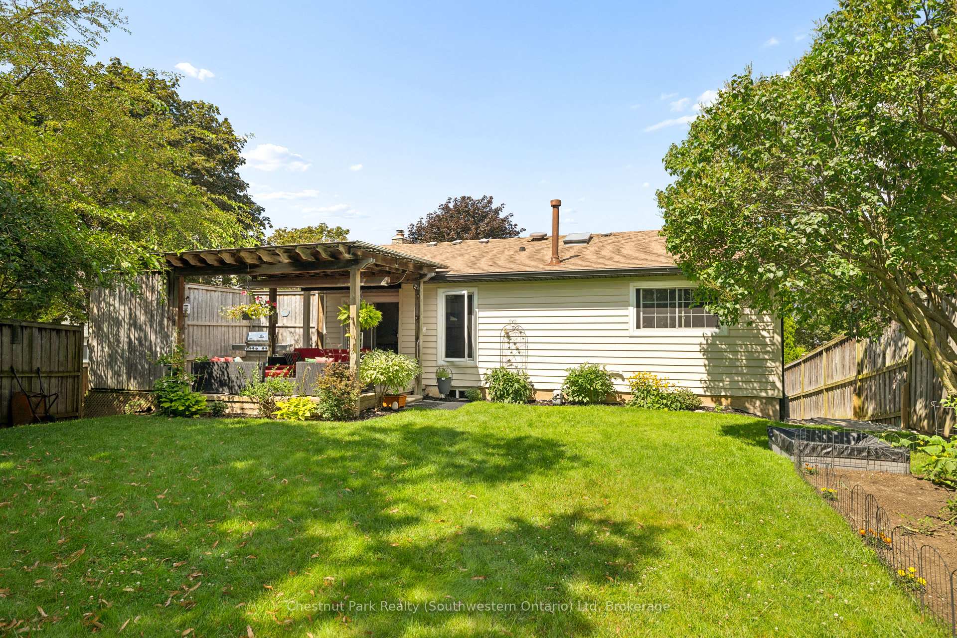 Photo 44 of 158 Autumn Hill Crescent, Kitchener, Forest Heights — HOMEH