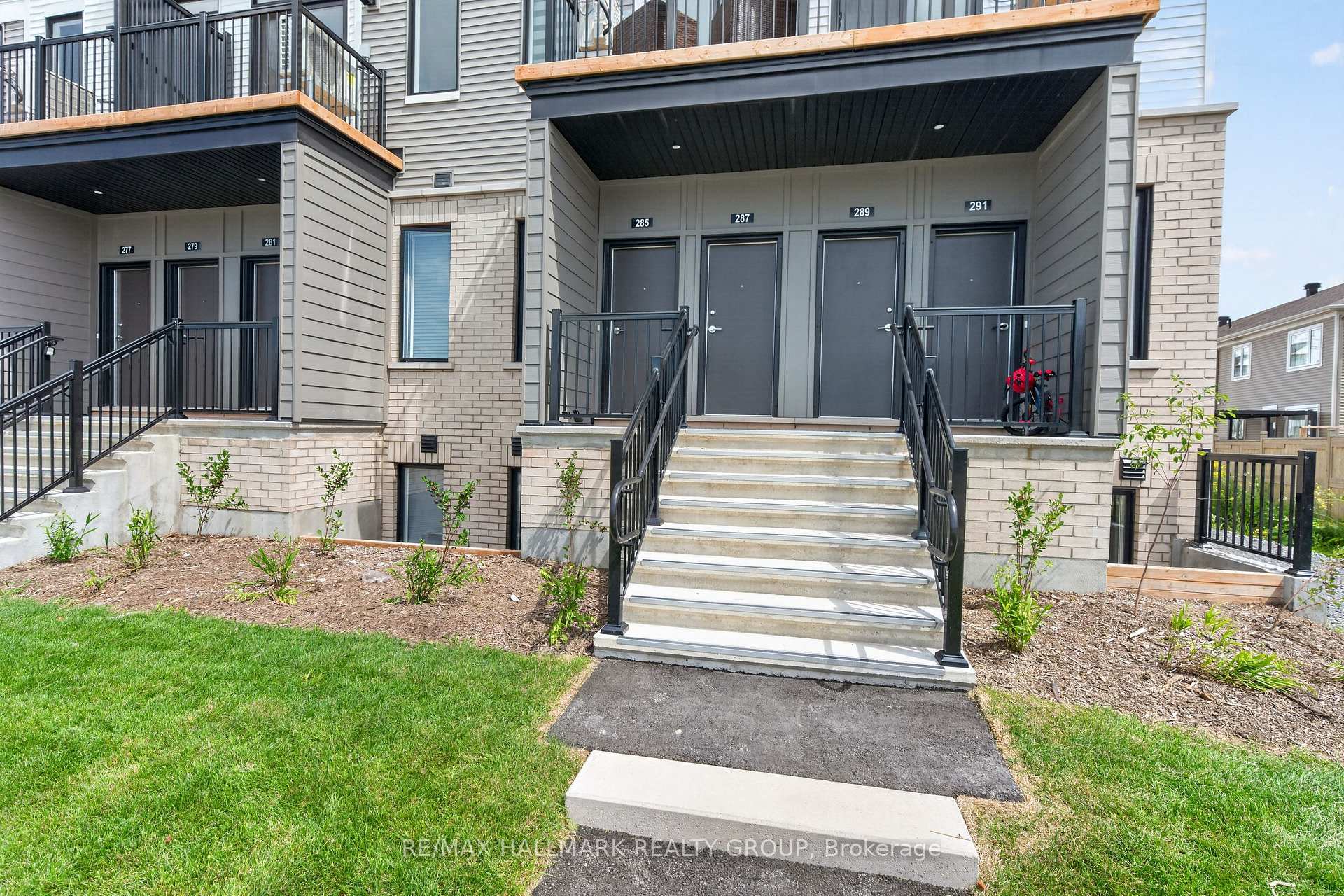 Photo 3 of 285 Lamarche Avenue, Ottawa, Chapel Hill South - Orleans Village — HOMEH
