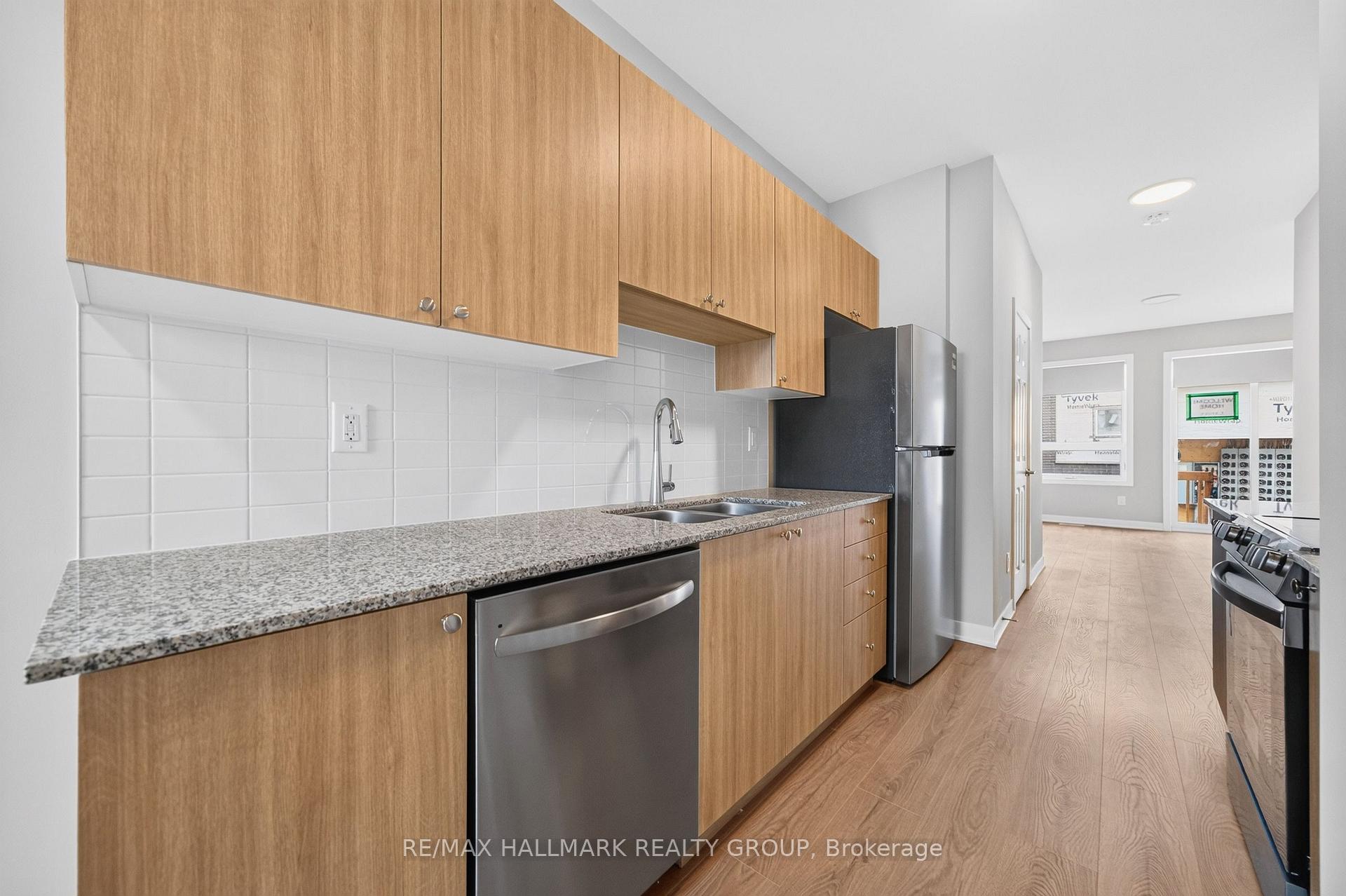 Photo 7 of 285 Lamarche Avenue, Ottawa, Chapel Hill South - Orleans Village — HOMEH