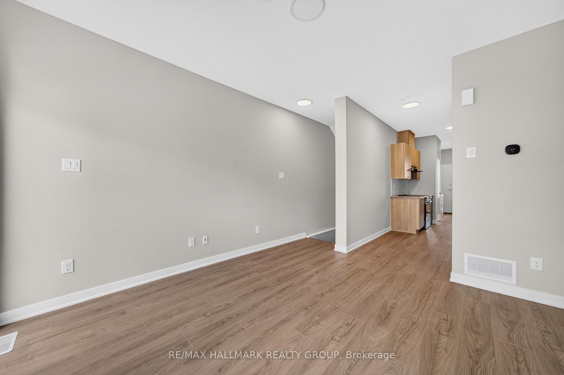 Photo 14 of 285 Lamarche Avenue, Ottawa, Chapel Hill South - Orleans Village — HOMEH