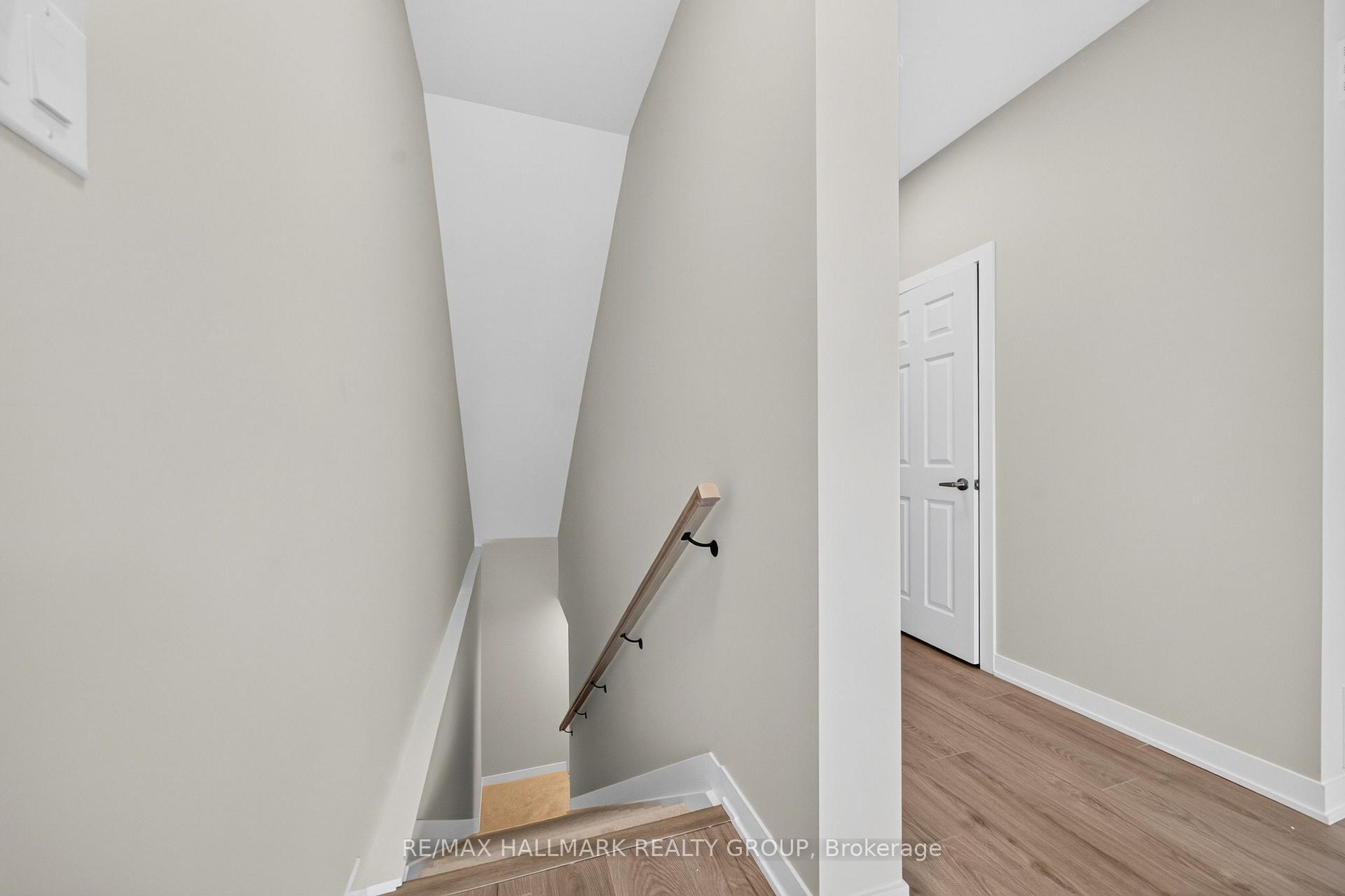 Photo 17 of 285 Lamarche Avenue, Ottawa, Chapel Hill South - Orleans Village — HOMEH