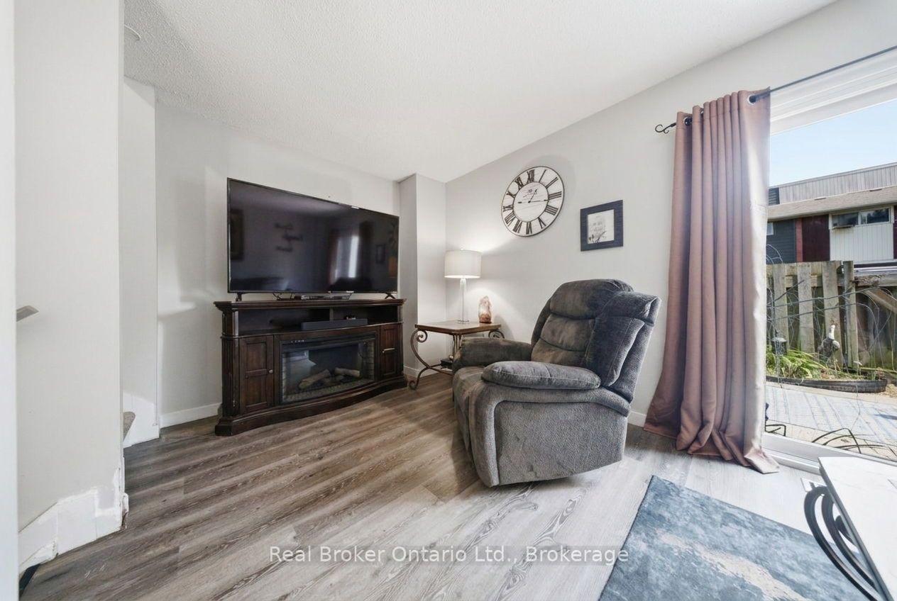 Photo 27 of Unit 93, 135 Chalmers Street S, Cambridge, Christopher-Champlain — HOMEH