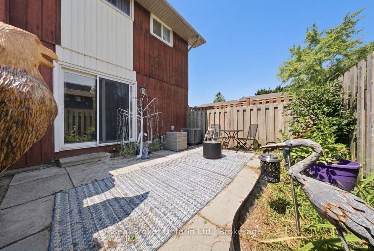 Photo 64 of Unit 93, 135 Chalmers Street S, Cambridge, Christopher-Champlain — HOMEH