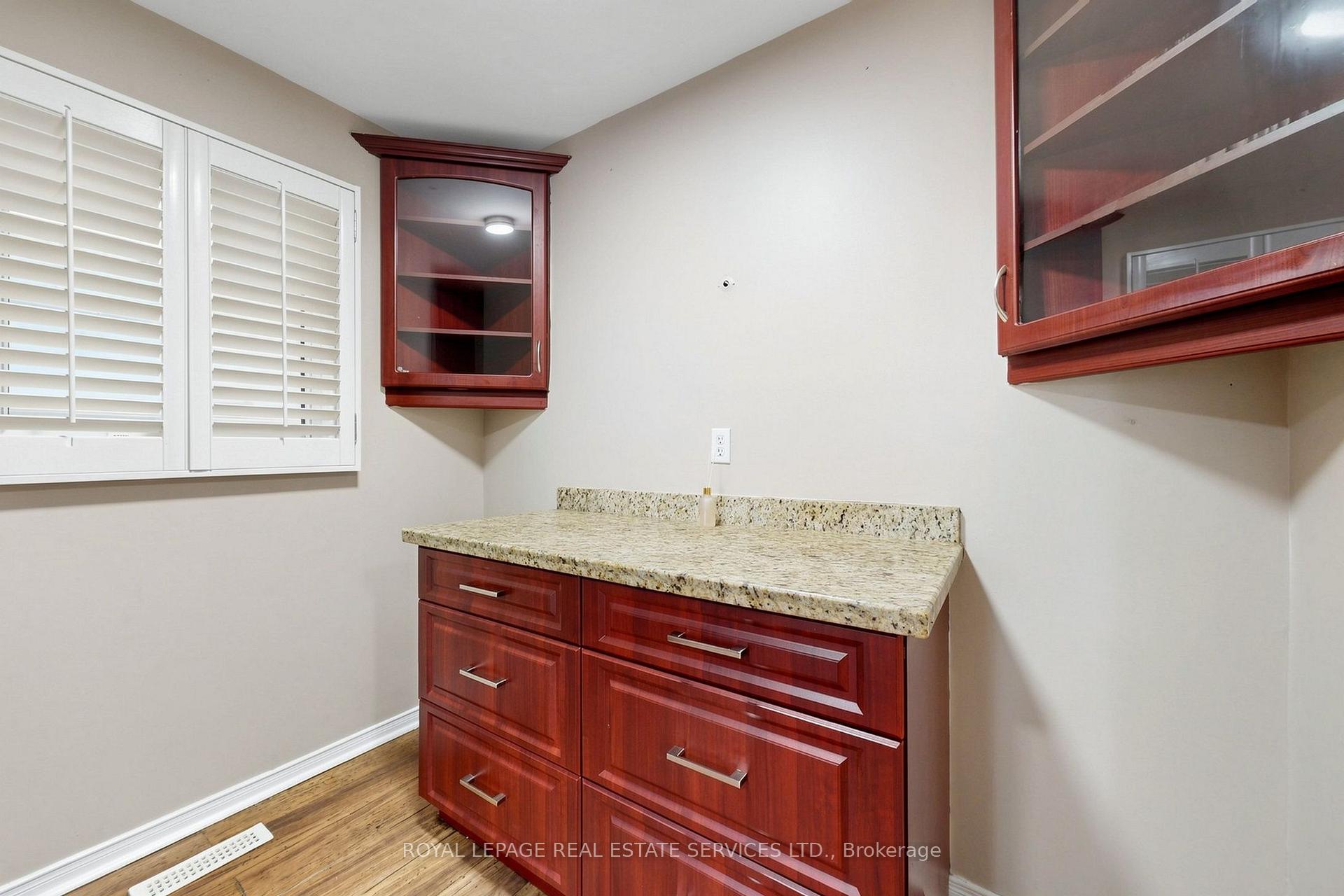 Photo 21 of 37 Woodsview Avenue, Etobicoke, West Humber-Clairville — HOMEH
