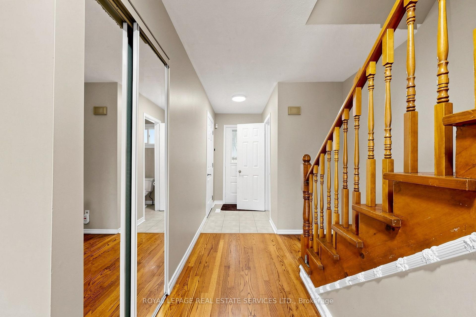 Photo 24 of 37 Woodsview Avenue, Etobicoke, West Humber-Clairville — HOMEH