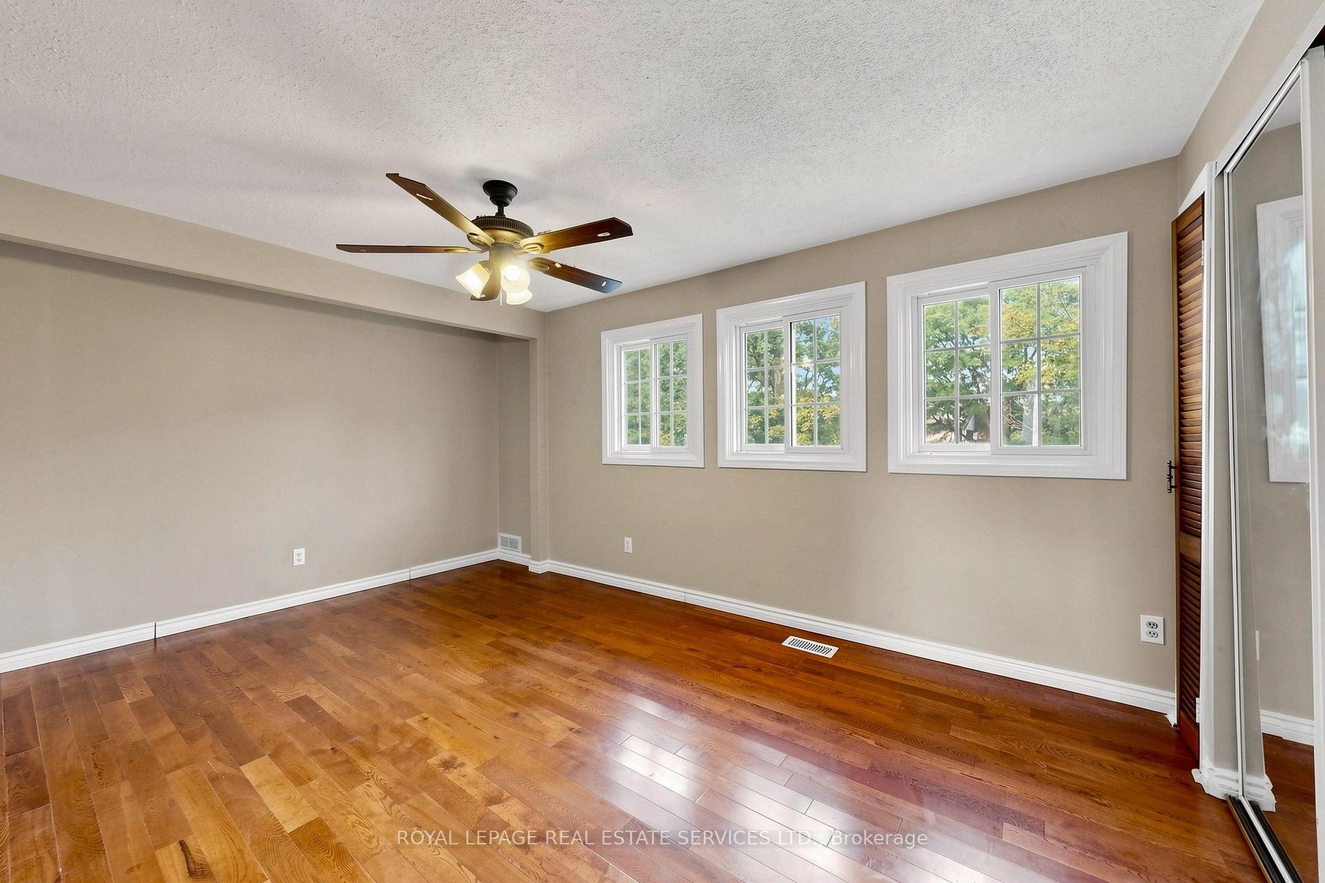 Photo 27 of 37 Woodsview Avenue, Etobicoke, West Humber-Clairville — HOMEH